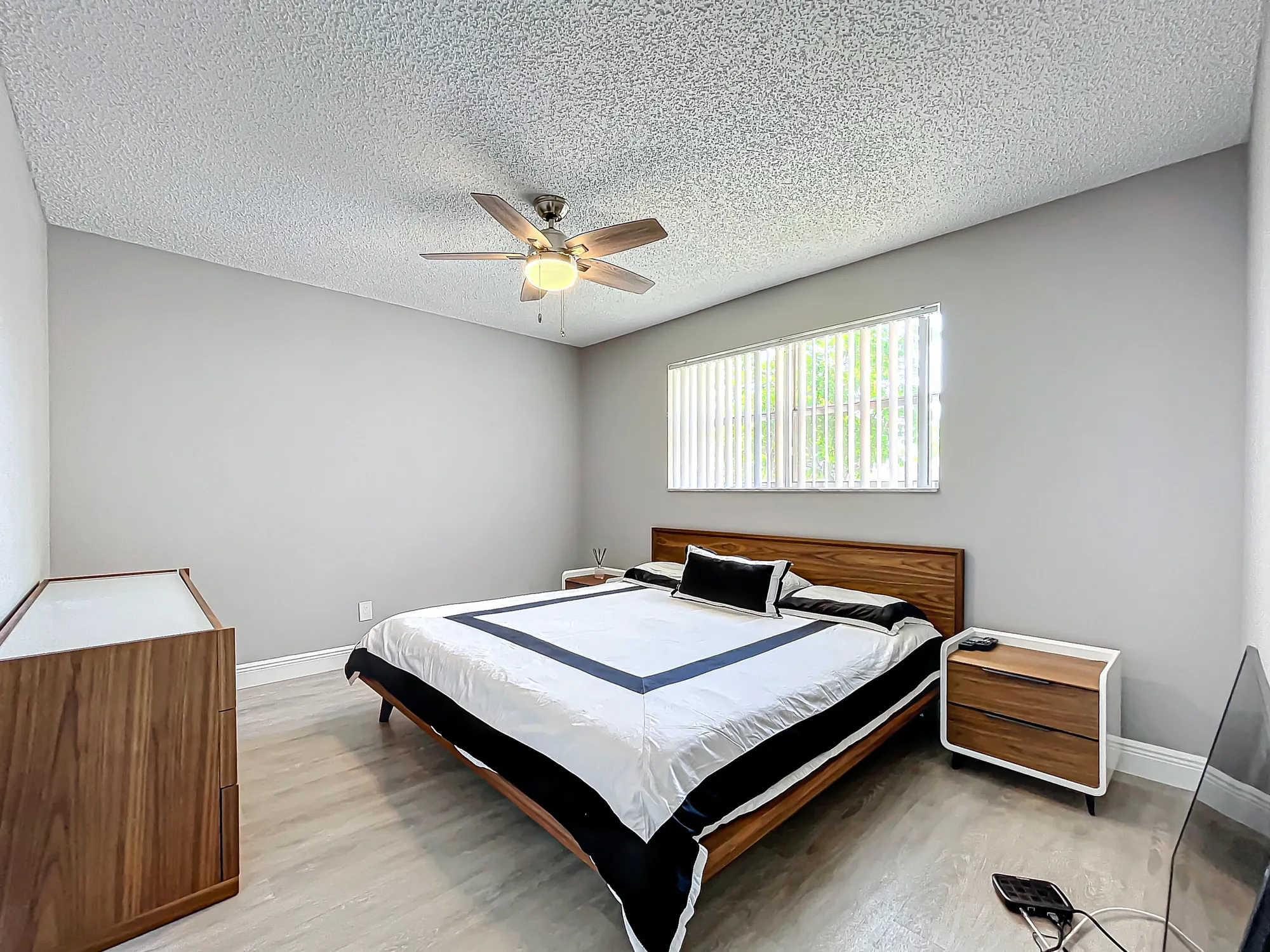 Property Slideshow image 17 of 48 | 133 lake evelyn dr, West Palm Beach, FL, 33411