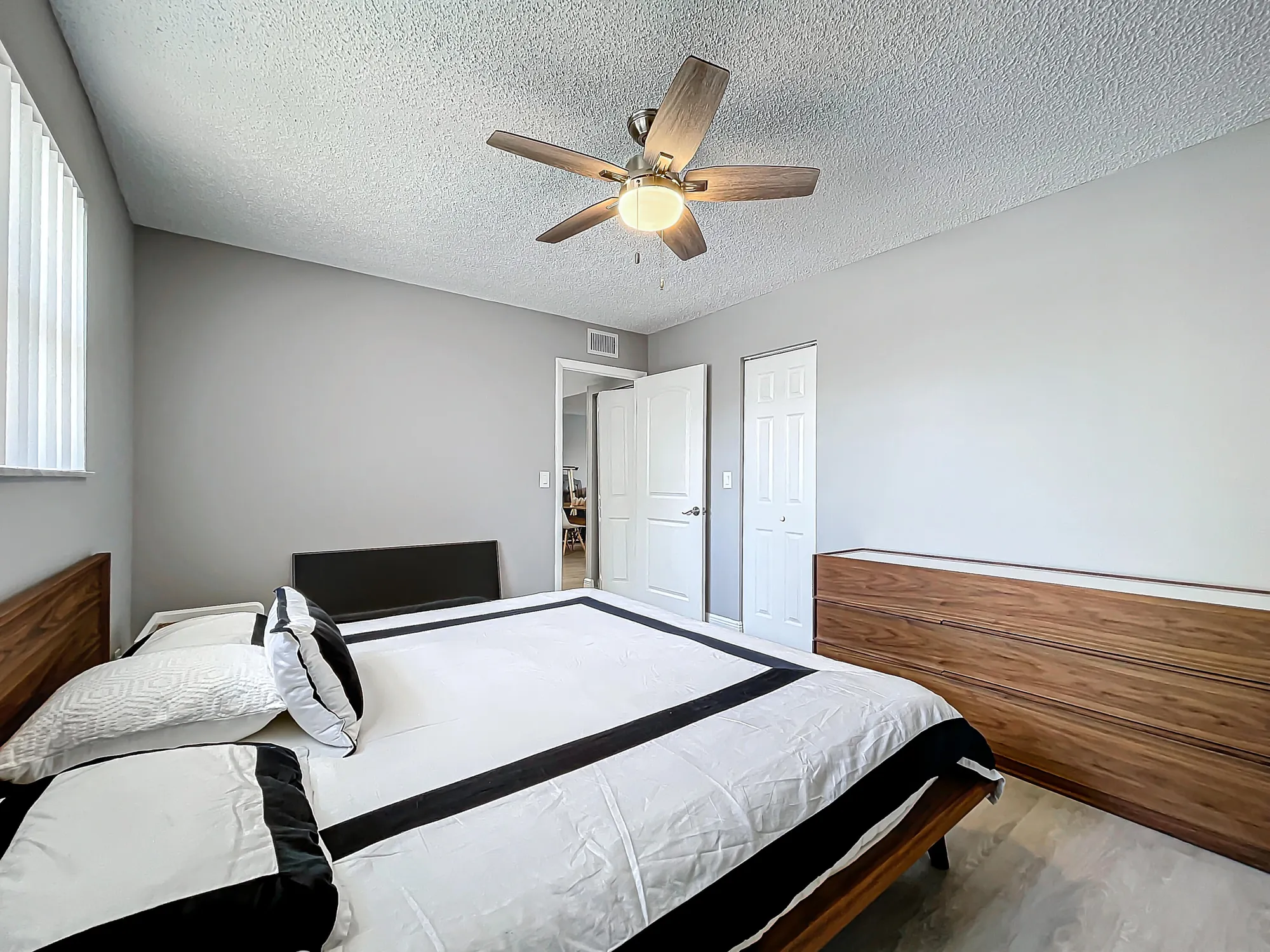 Property Slideshow image 19 of 48 | 133 lake evelyn dr, West Palm Beach, FL, 33411