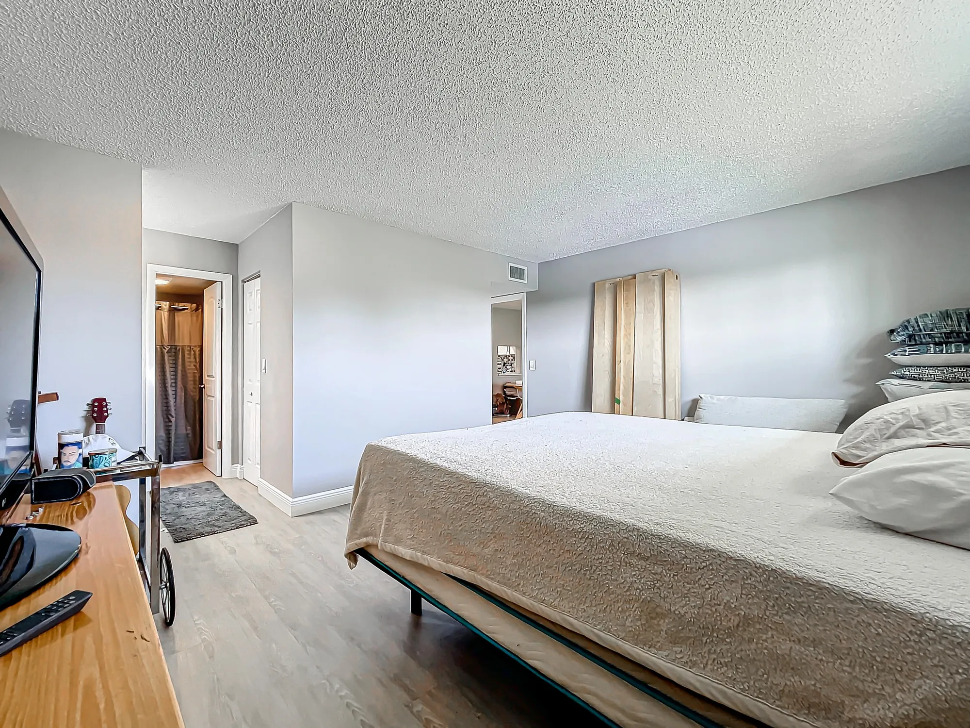 Property Slideshow image 21 of 48 | 133 lake evelyn dr, West Palm Beach, FL, 33411