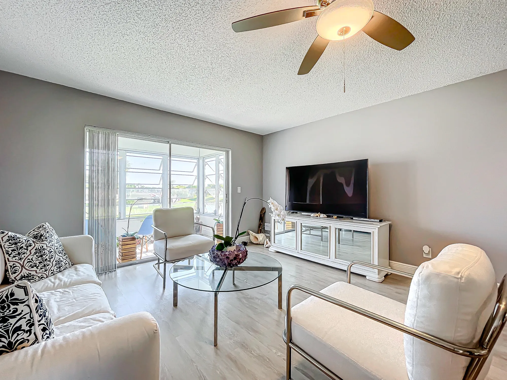 Property Slideshow image 10 of 48 | 133 lake evelyn dr, West Palm Beach, FL, 33411