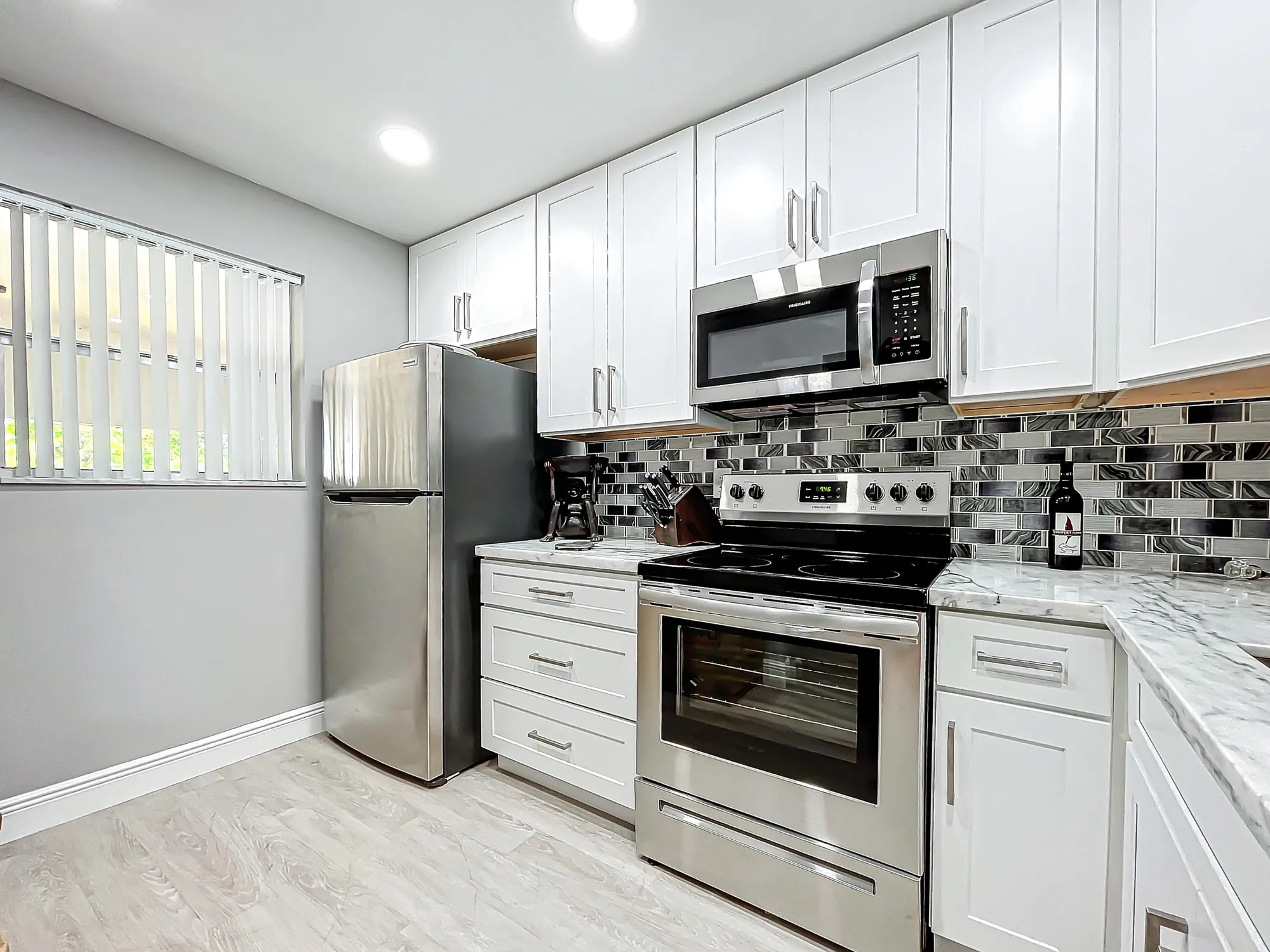 Property Slideshow image 11 of 48 | 133 lake evelyn dr, West Palm Beach, FL, 33411