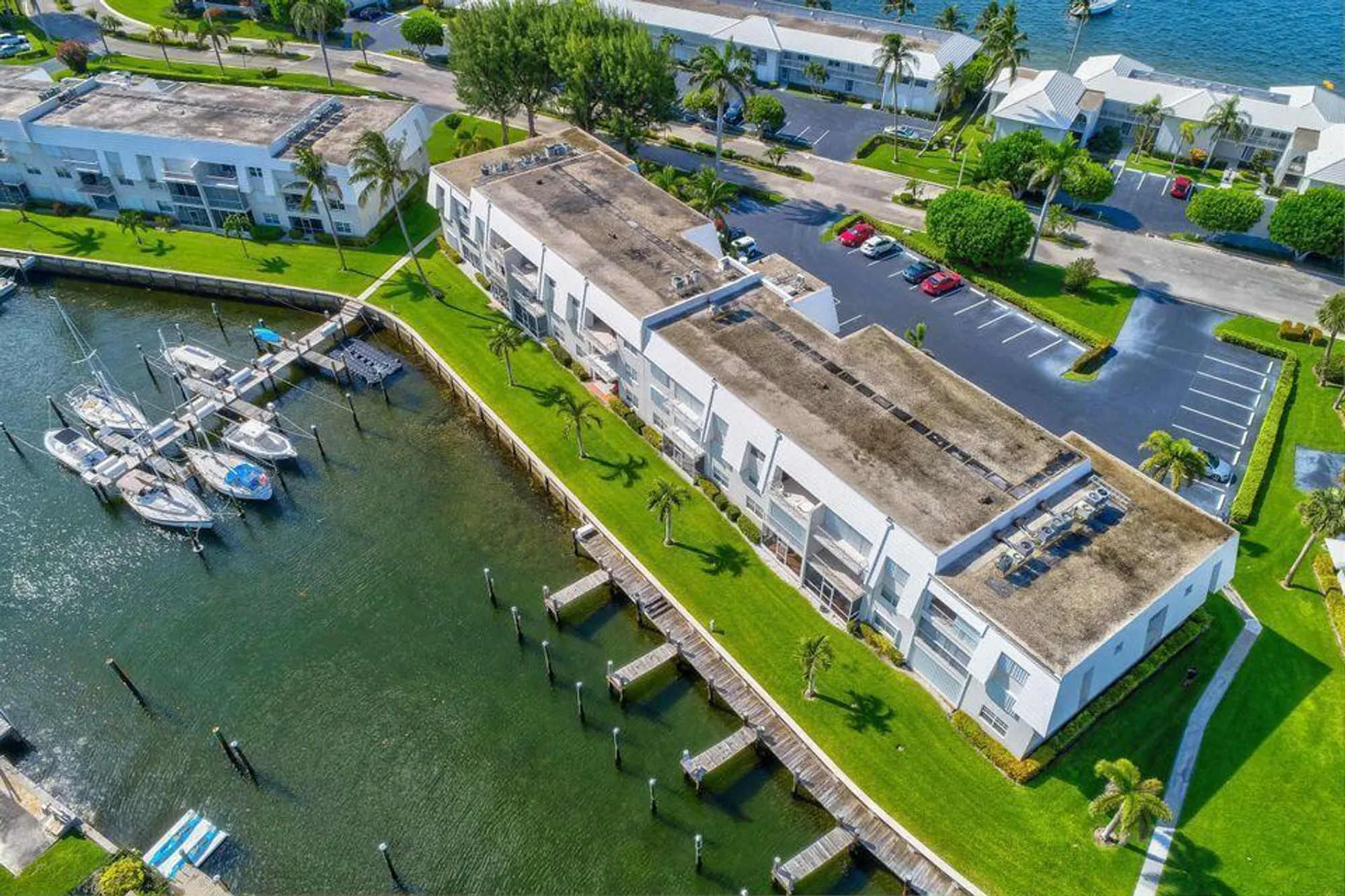 Property Slideshow image 16 of 32 | 1160 sugar sands blvd # 1, Riviera Beach, FL, 33404