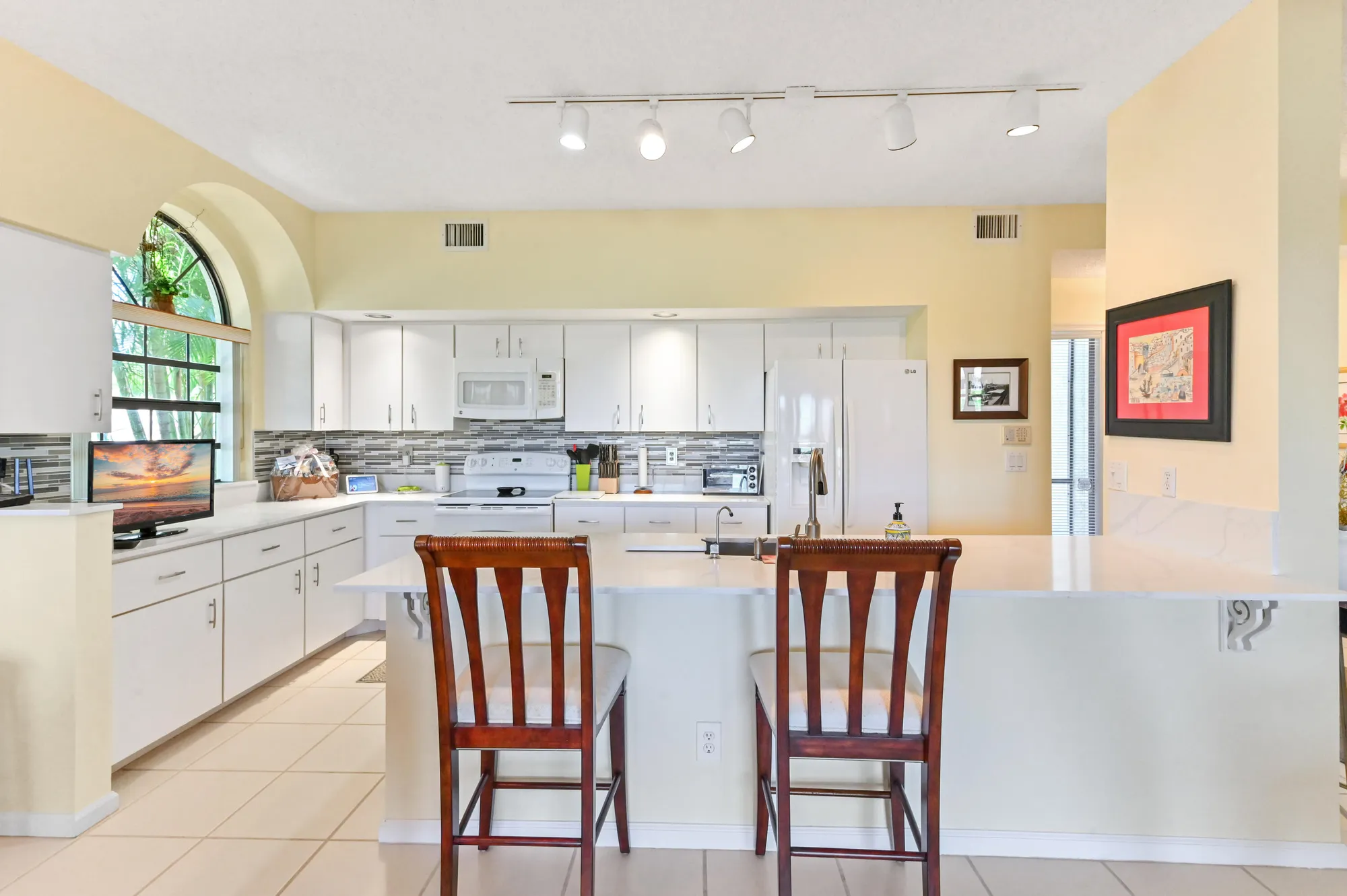 Property Slideshow image 7 of 56 | 8033 aberdeen dr apt 102, Boynton Beach, FL, 33472