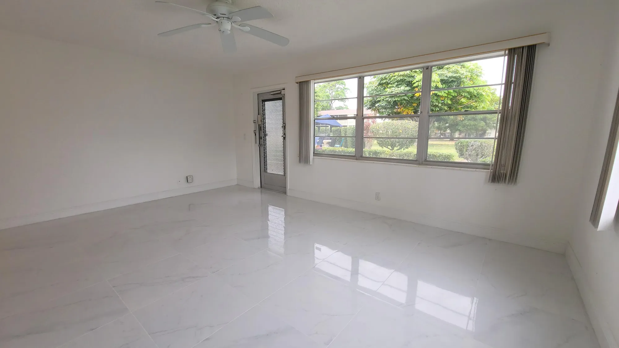 Property Slideshow image 3 of 51 | 405 windsor r, West Palm Beach, FL, 33417