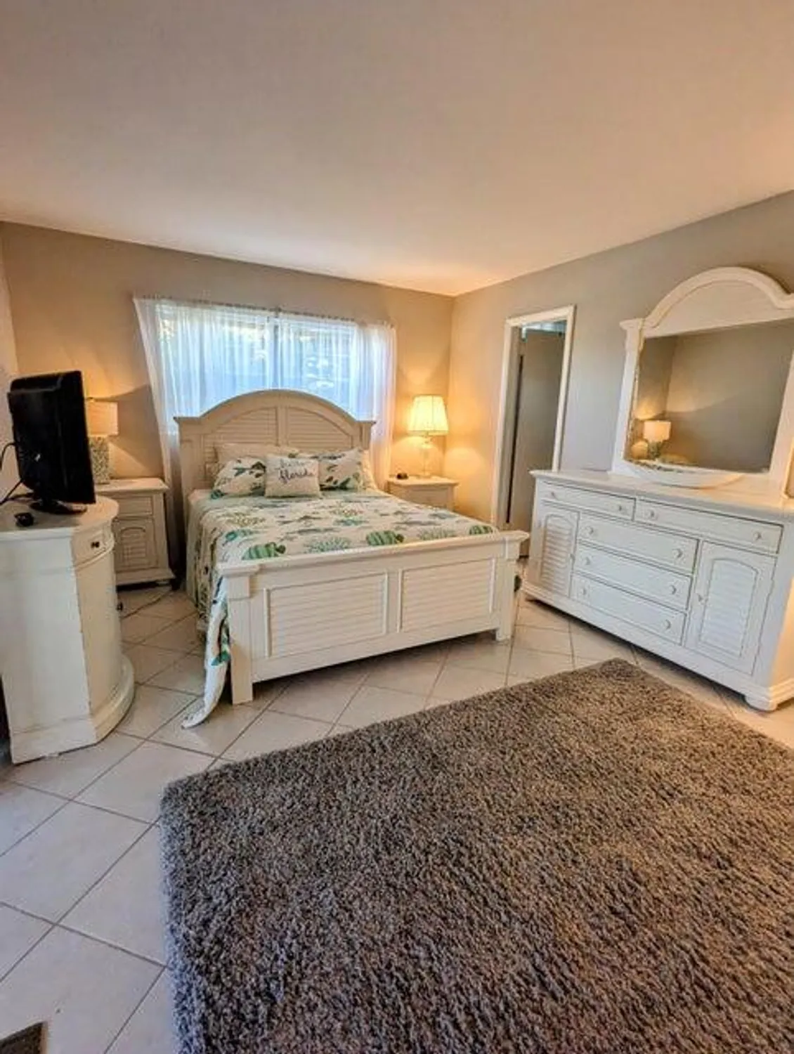 Property Slideshow image 5 of 20 | 240 sheffield j, West Palm Beach, FL, 33417