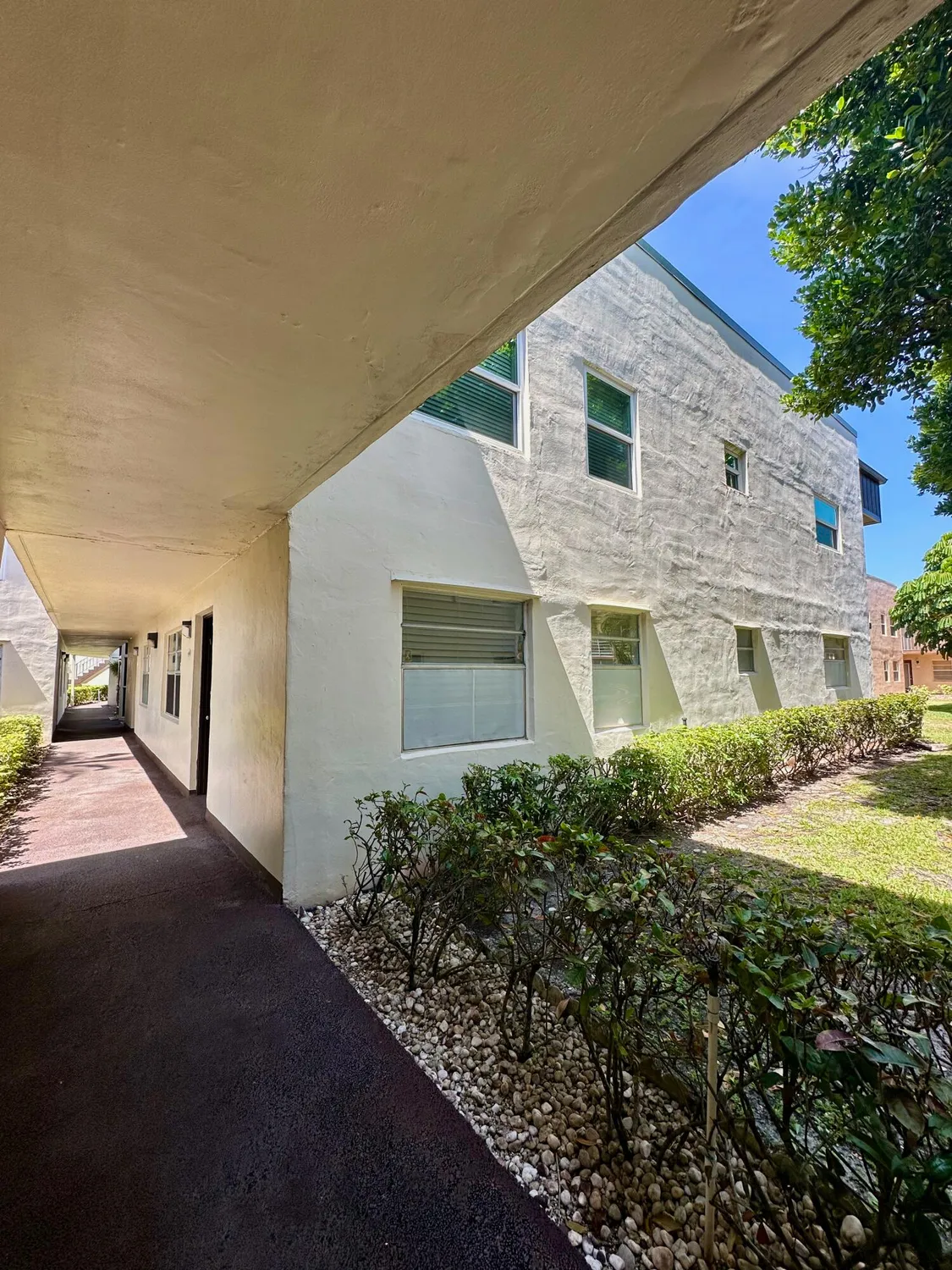 Property Slideshow image 2 of 31 | 446 burgundy j # 446, Delray Beach, FL, 33484