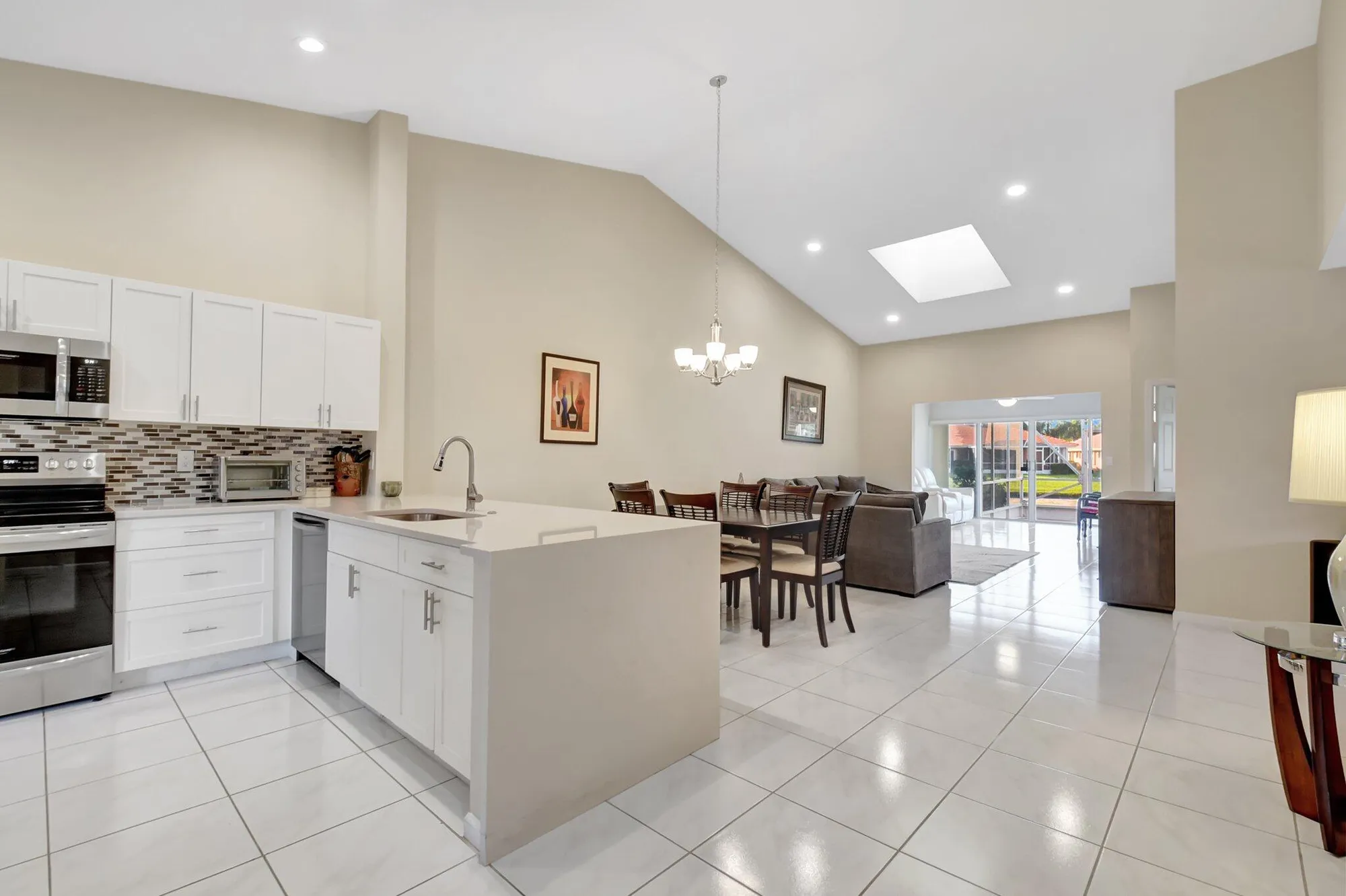 Property Slideshow image 16 of 64 | 5707 royal lake cir, Boynton Beach, FL, 33437