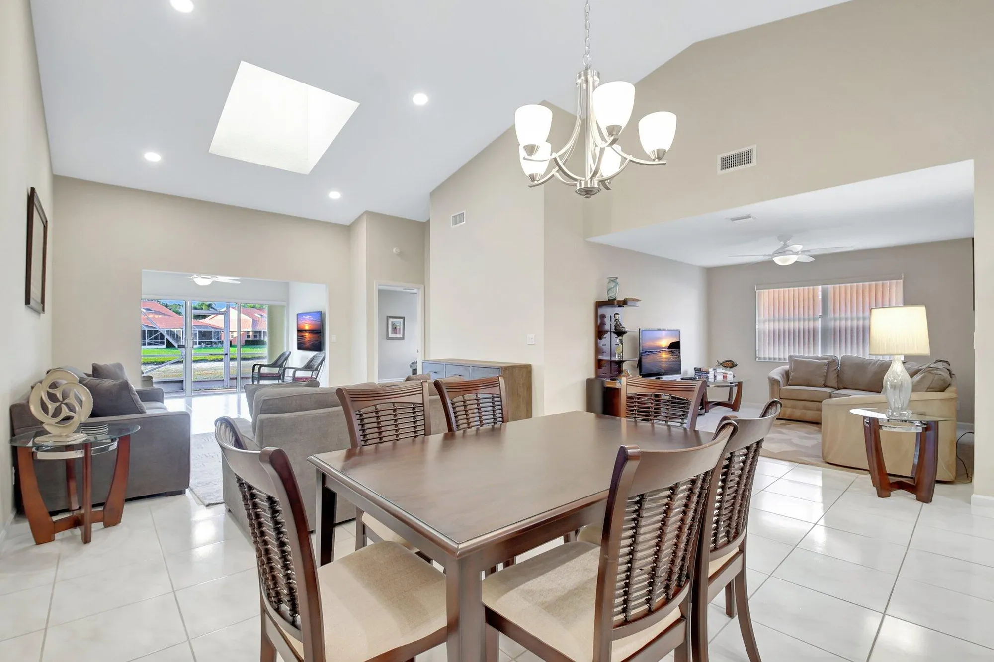 Property Slideshow image 20 of 64 | 5707 royal lake cir, Boynton Beach, FL, 33437