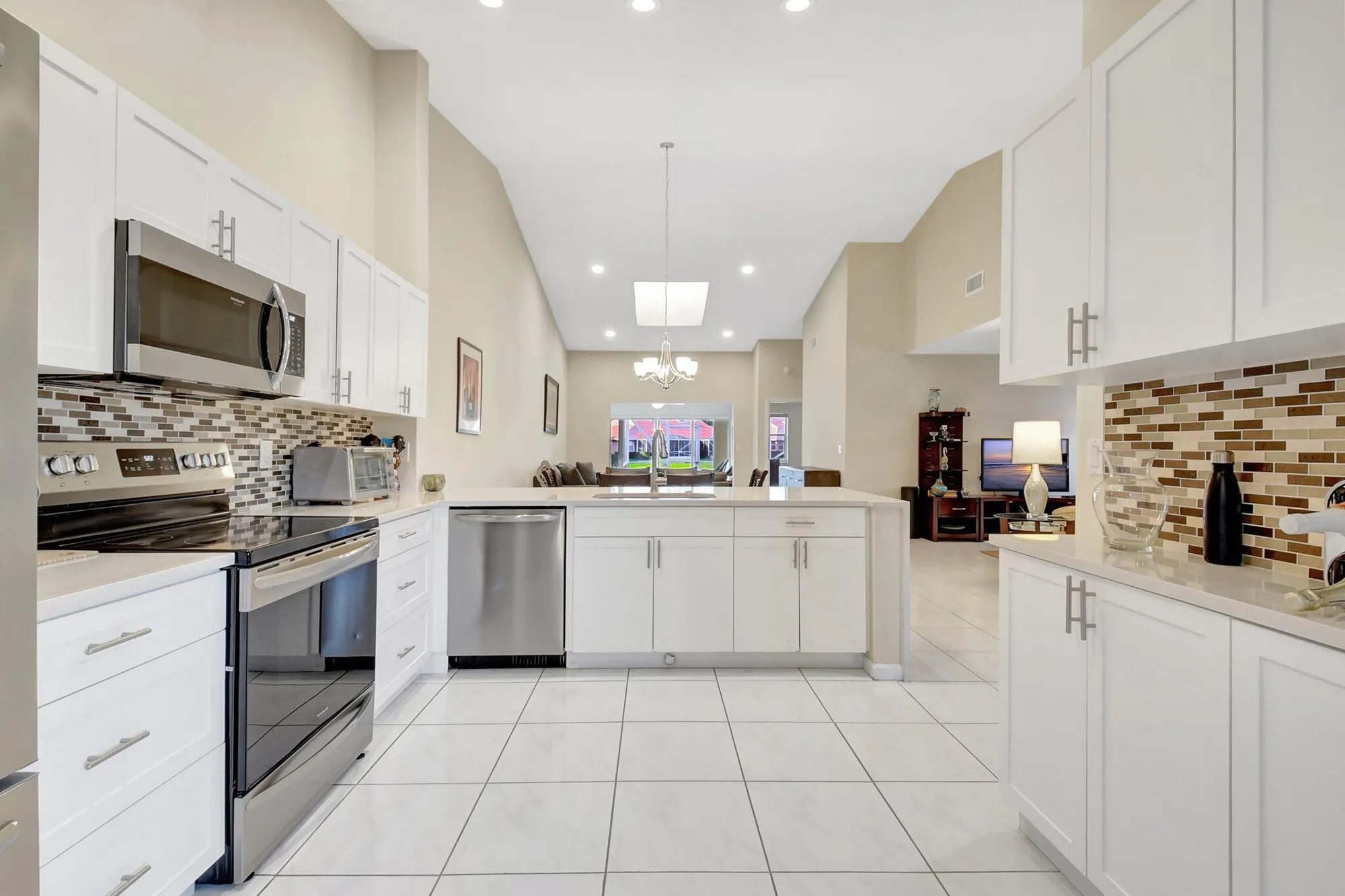 Property Slideshow image 13 of 64 | 5707 royal lake cir, Boynton Beach, FL, 33437