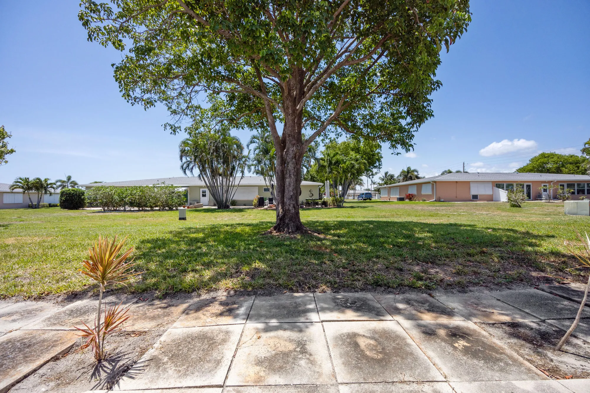 Property Slideshow image 11 of 17 | 210 south blvd c, Boynton Beach, FL, 33435