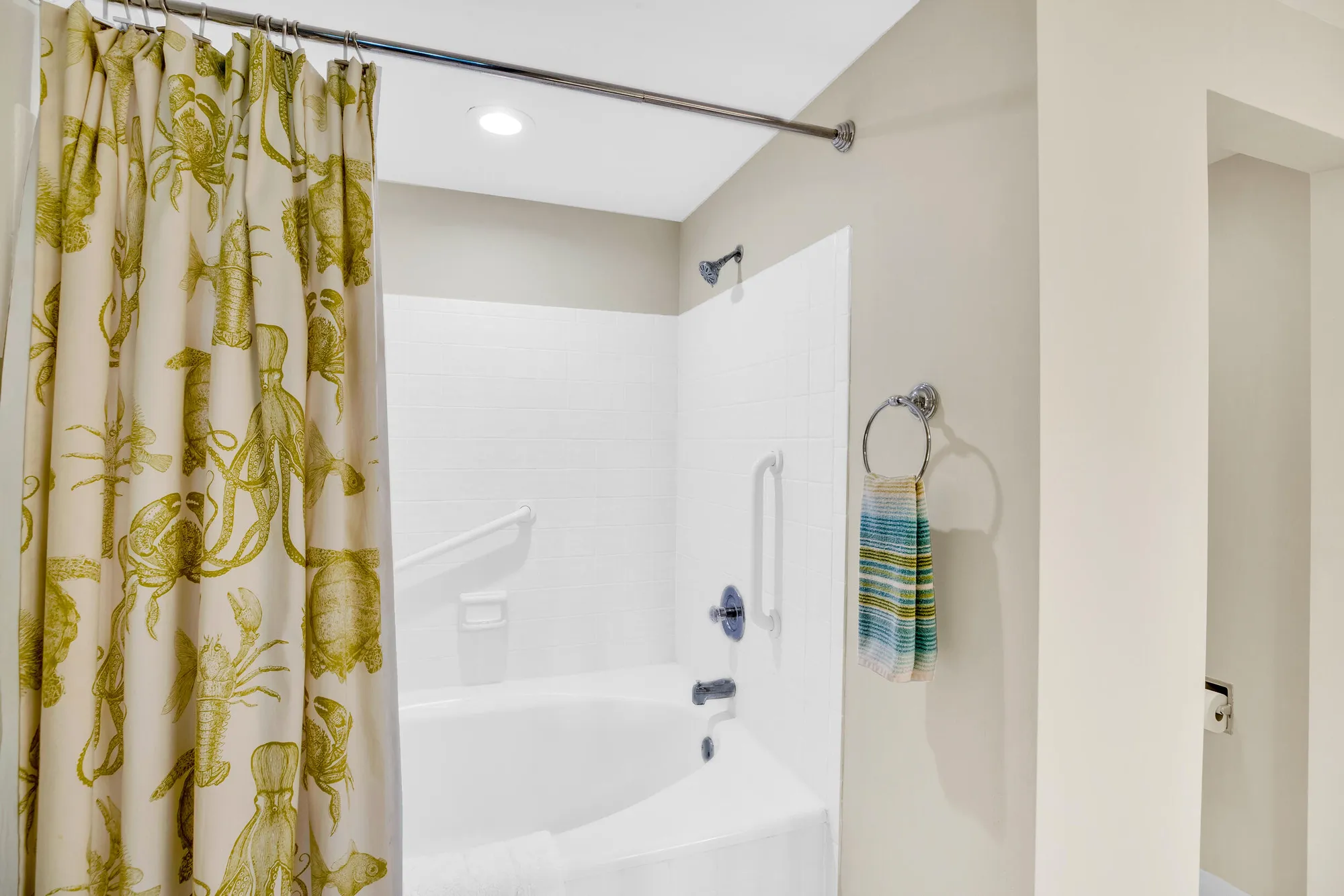 Property Slideshow image 17 of 77 | 5040 harmony cir 205, Vero Beach, FL, 32967