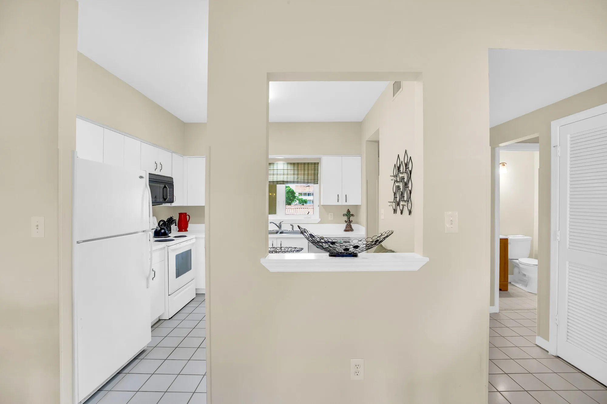 Property Slideshow image 12 of 77 | 5040 harmony cir 205, Vero Beach, FL, 32967