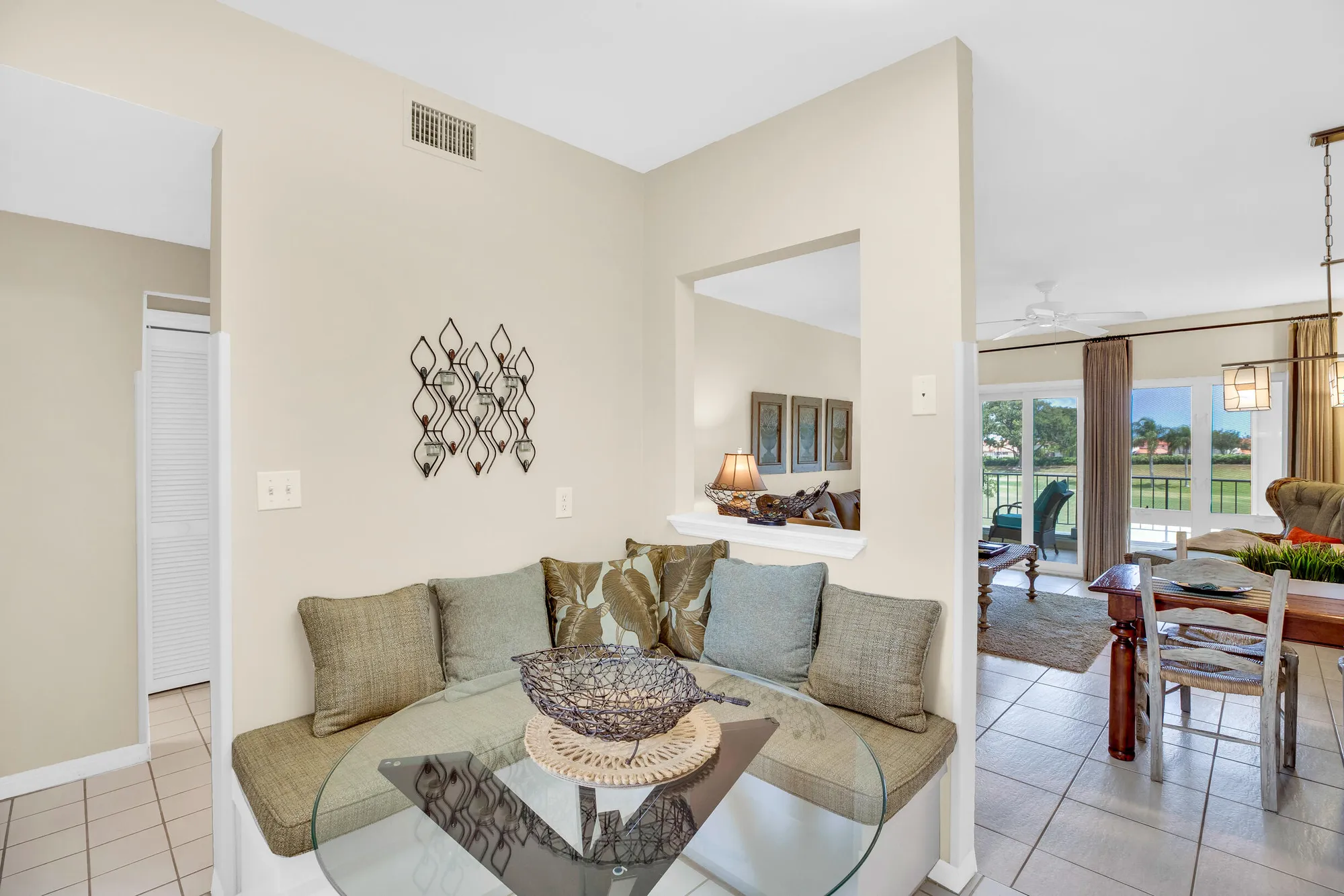 Property Slideshow image 11 of 77 | 5040 harmony cir 205, Vero Beach, FL, 32967