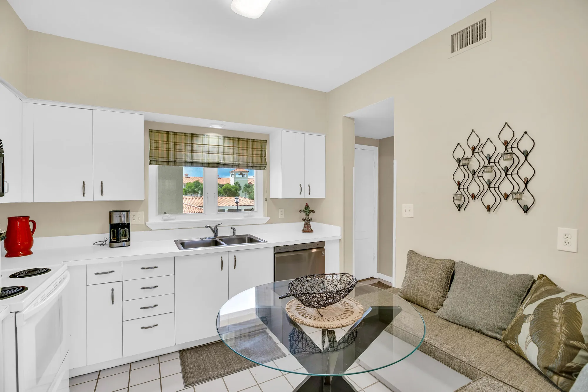 Property Slideshow image 9 of 77 | 5040 harmony cir 205, Vero Beach, FL, 32967