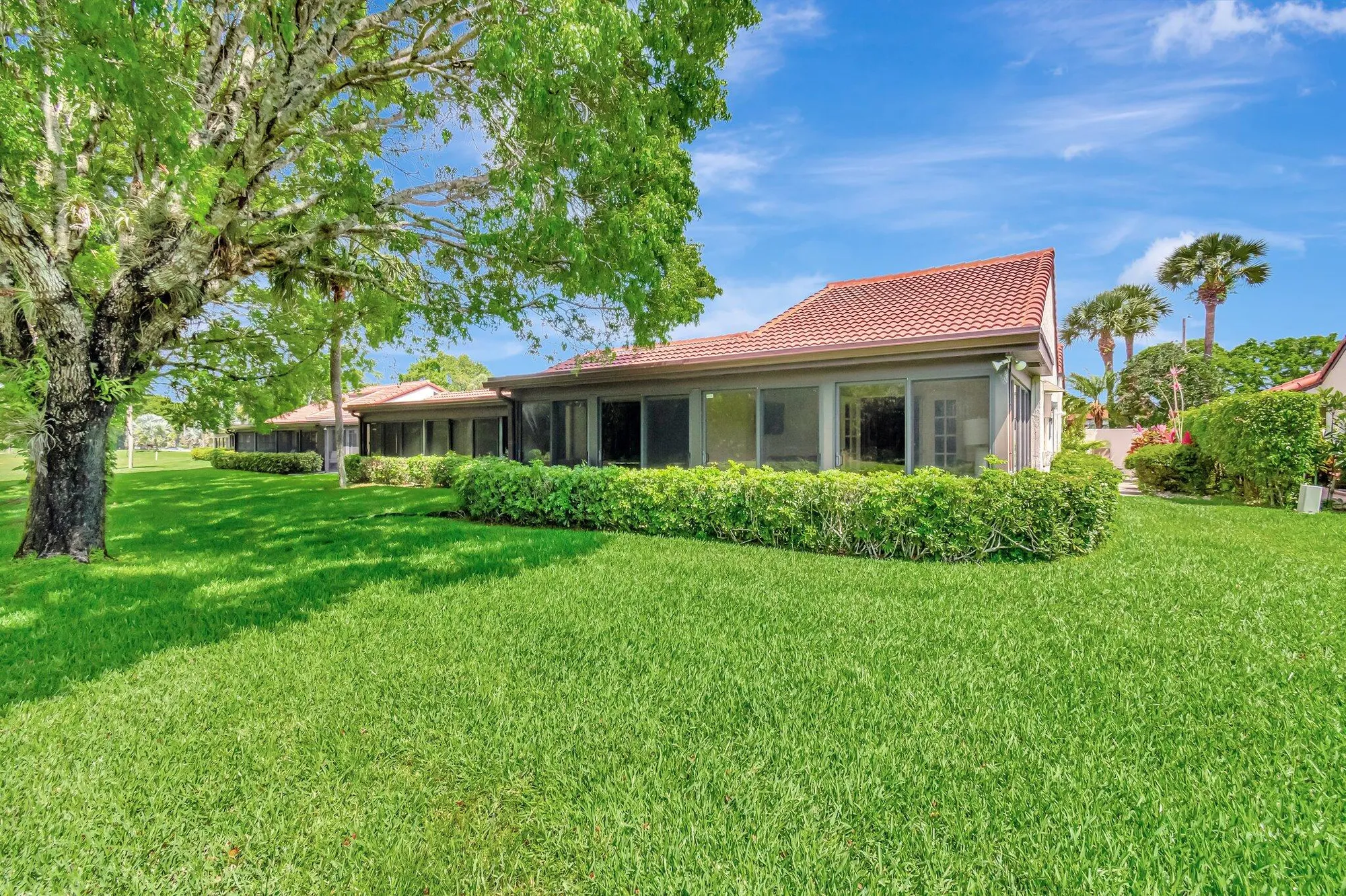 Property Slideshow image 34 of 50 | 8030 eastlake dr # 10b, Boca Raton, FL, 33433