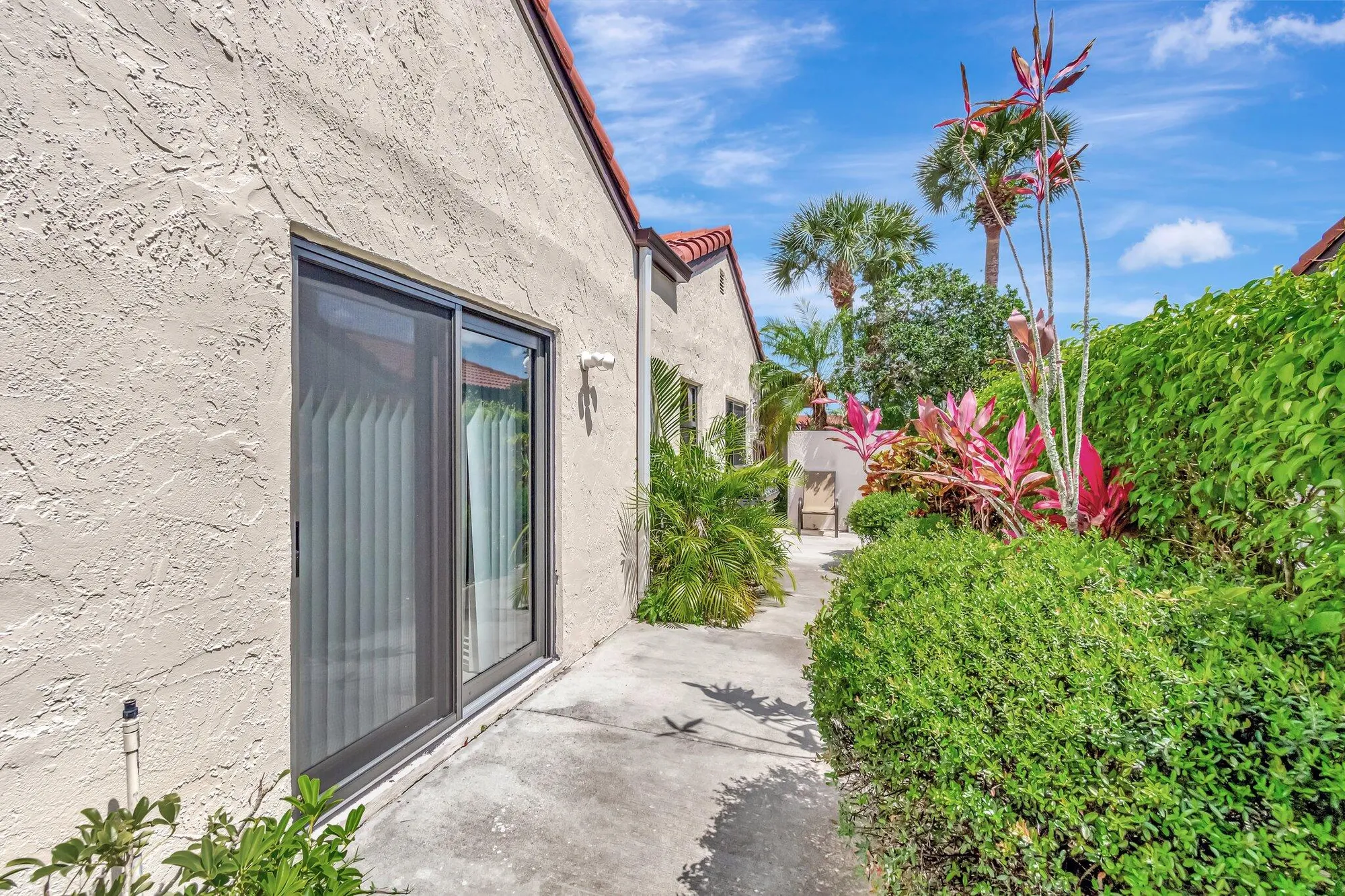 Property Slideshow image 31 of 50 | 8030 eastlake dr # 10b, Boca Raton, FL, 33433