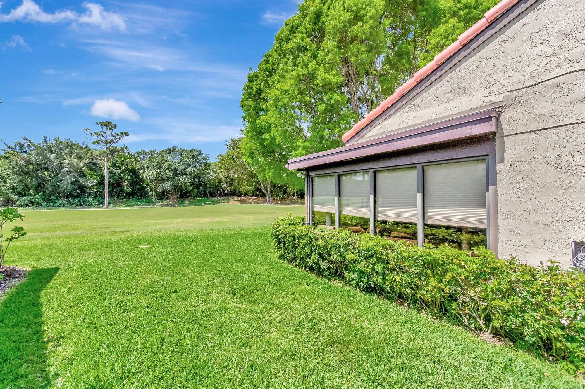 Property Slideshow image 32 of 50 | 8030 eastlake dr # 10b, Boca Raton, FL, 33433