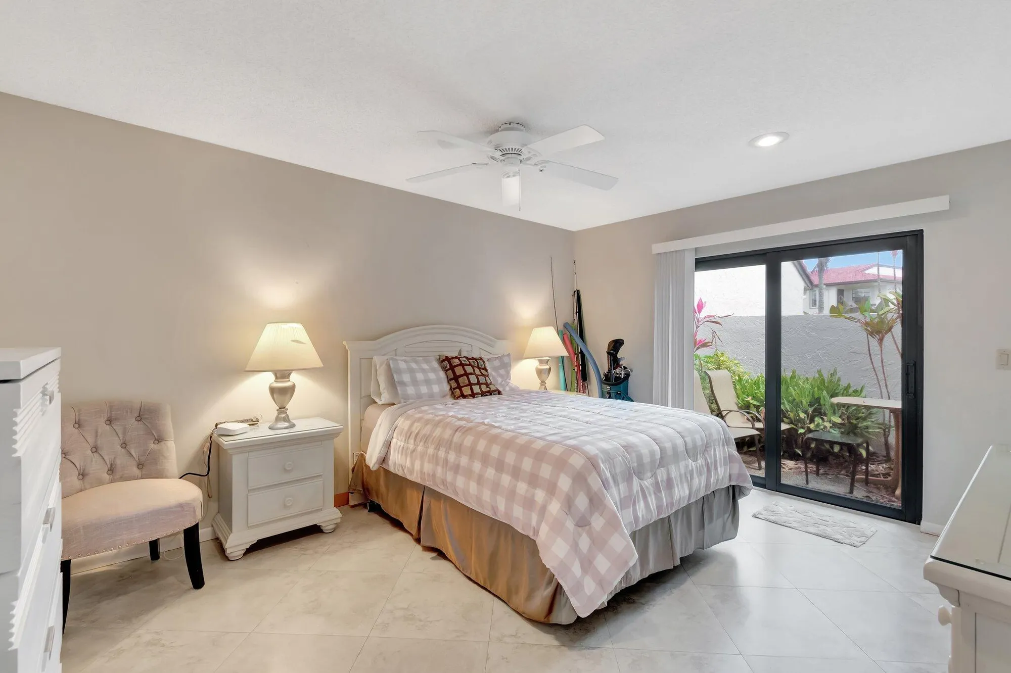 Property Slideshow image 22 of 50 | 8030 eastlake dr # 10b, Boca Raton, FL, 33433