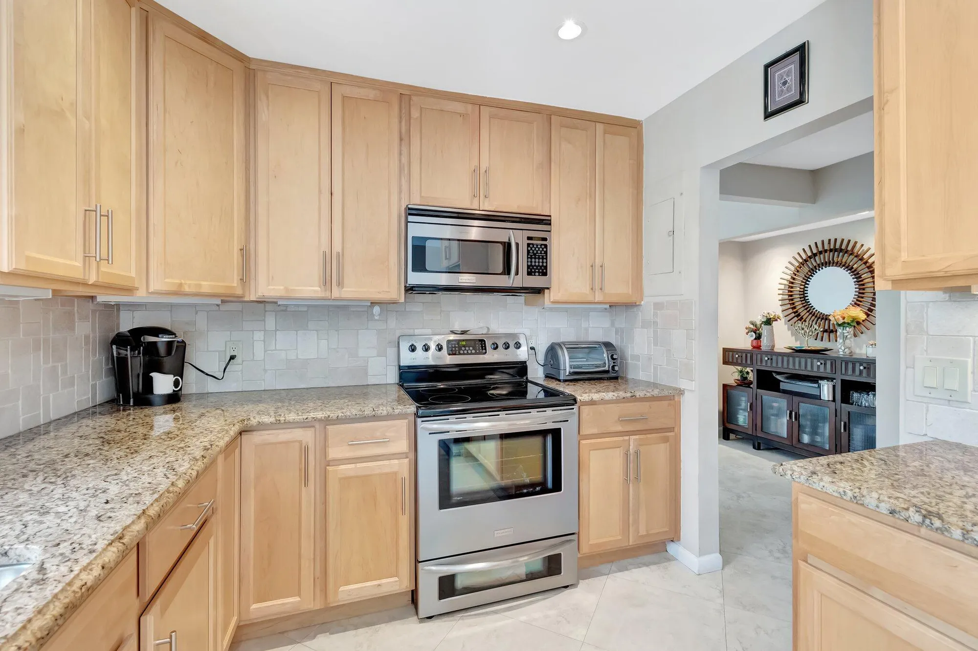 Property Slideshow image 11 of 50 | 8030 eastlake dr # 10b, Boca Raton, FL, 33433