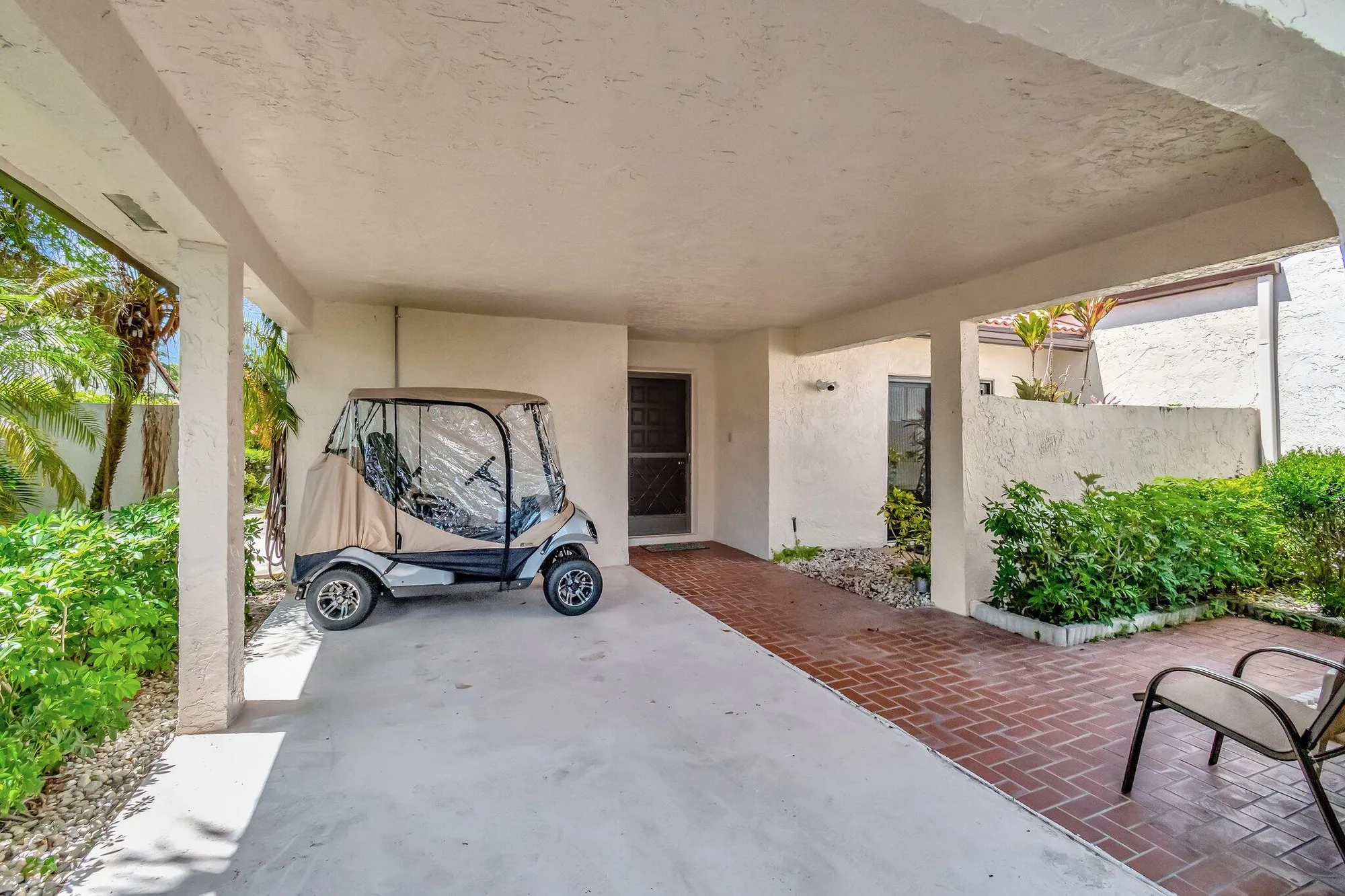 Property Slideshow image 37 of 50 | 8030 eastlake dr # 10b, Boca Raton, FL, 33433