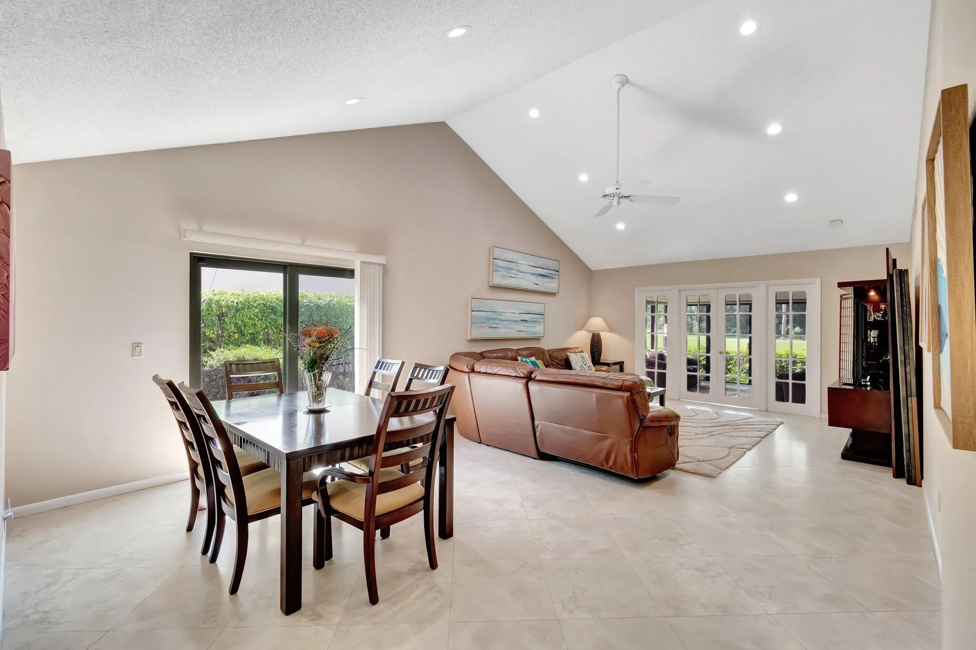 Property Slideshow image 8 of 50 | 8030 eastlake dr # 10b, Boca Raton, FL, 33433