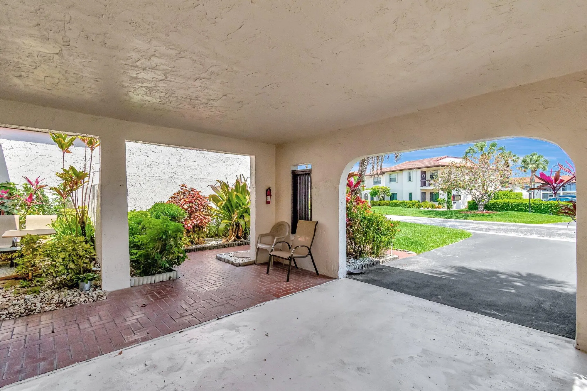 Property Slideshow image 38 of 50 | 8030 eastlake dr # 10b, Boca Raton, FL, 33433
