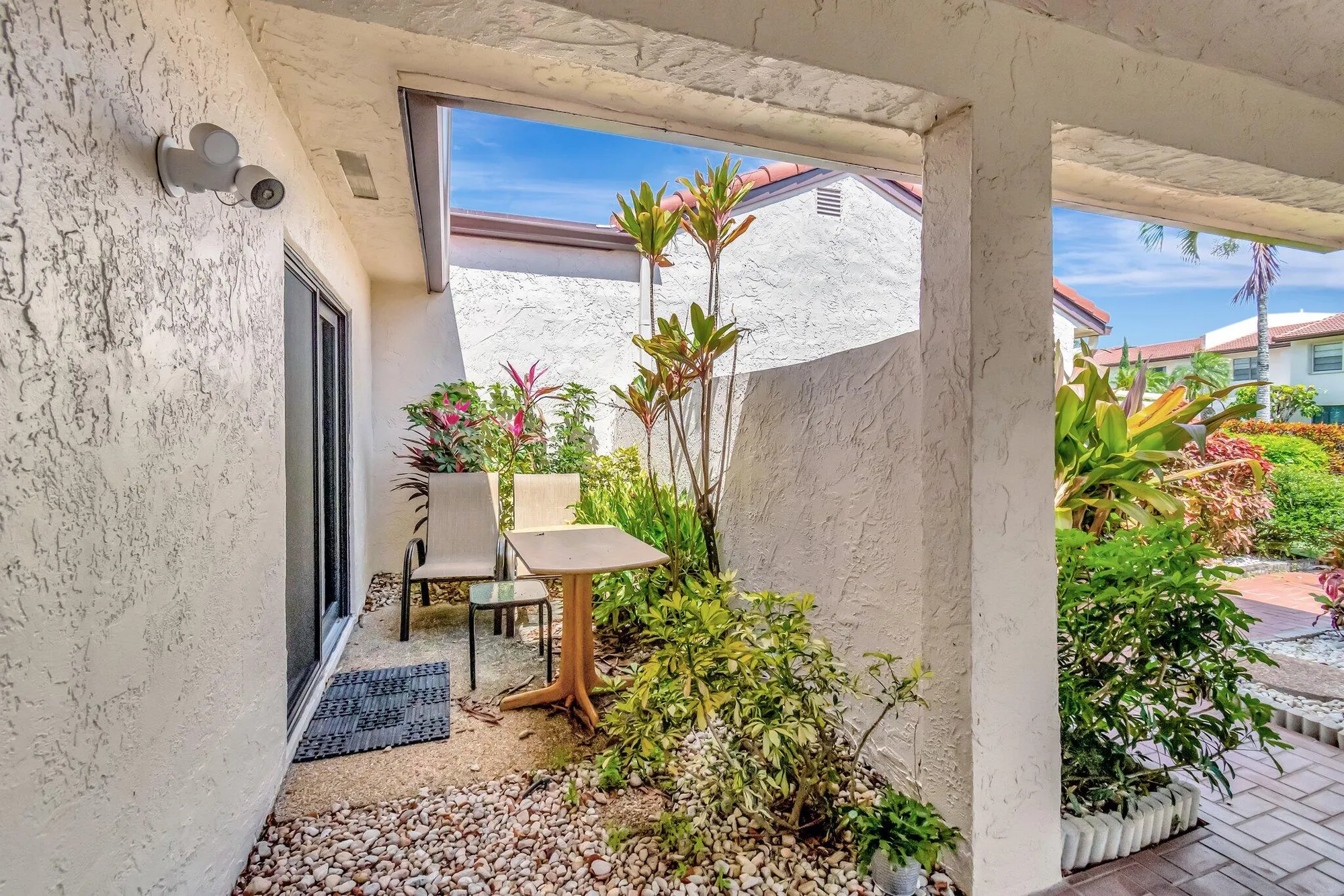 Property Slideshow image 39 of 50 | 8030 eastlake dr # 10b, Boca Raton, FL, 33433