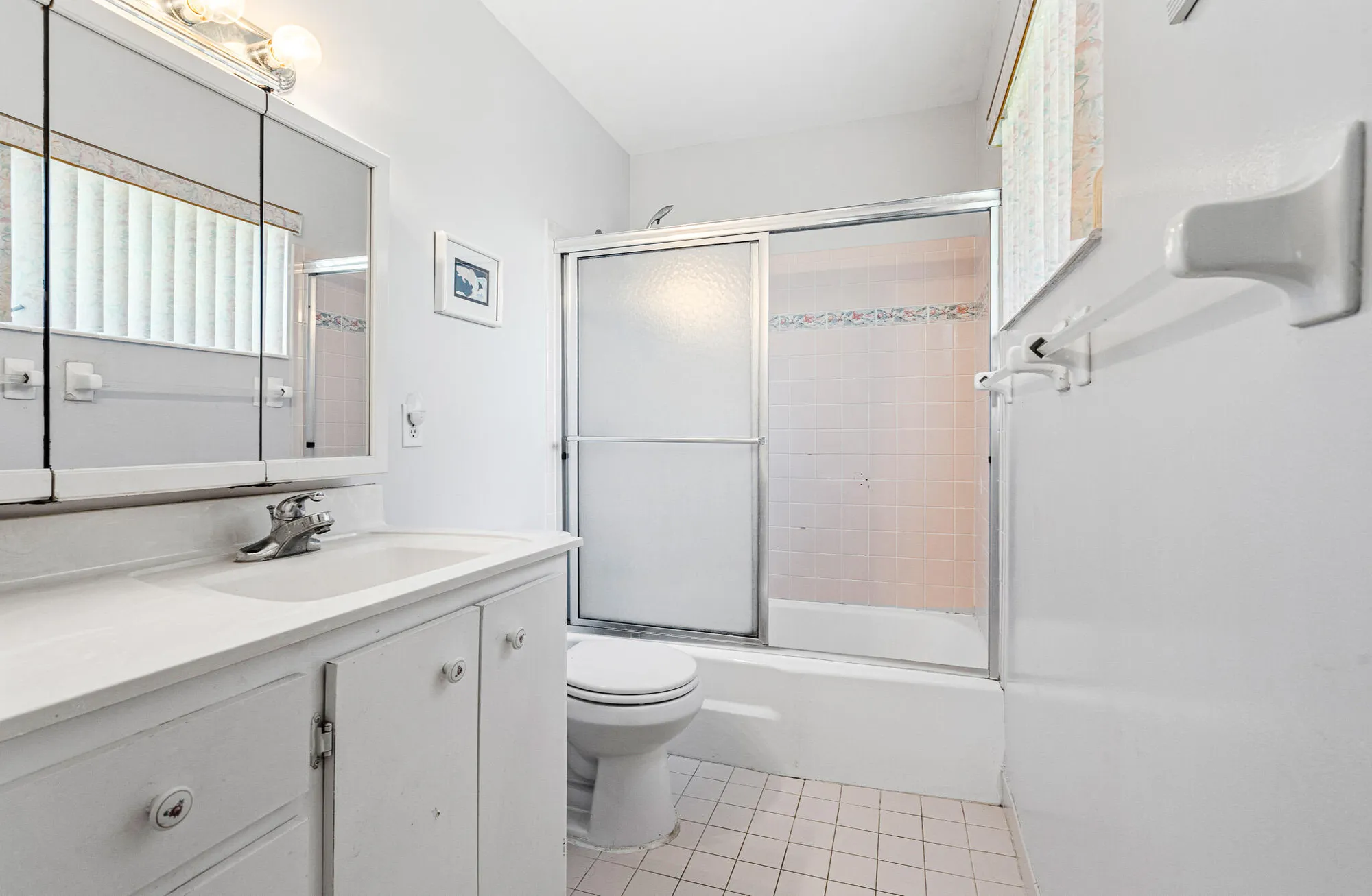Property Slideshow image 18 of 30 | 2805 crosley dr h, West Palm Beach, FL, 33415