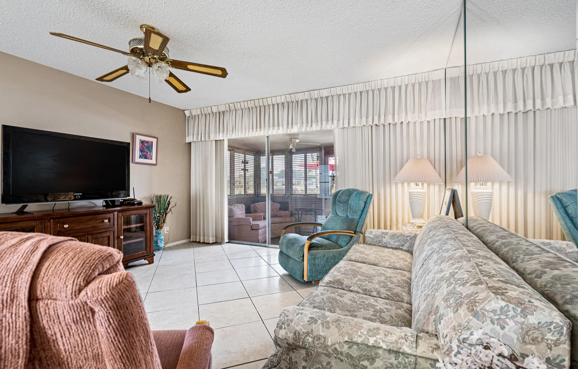 Property Slideshow image 19 of 30 | 2805 crosley dr h, West Palm Beach, FL, 33415