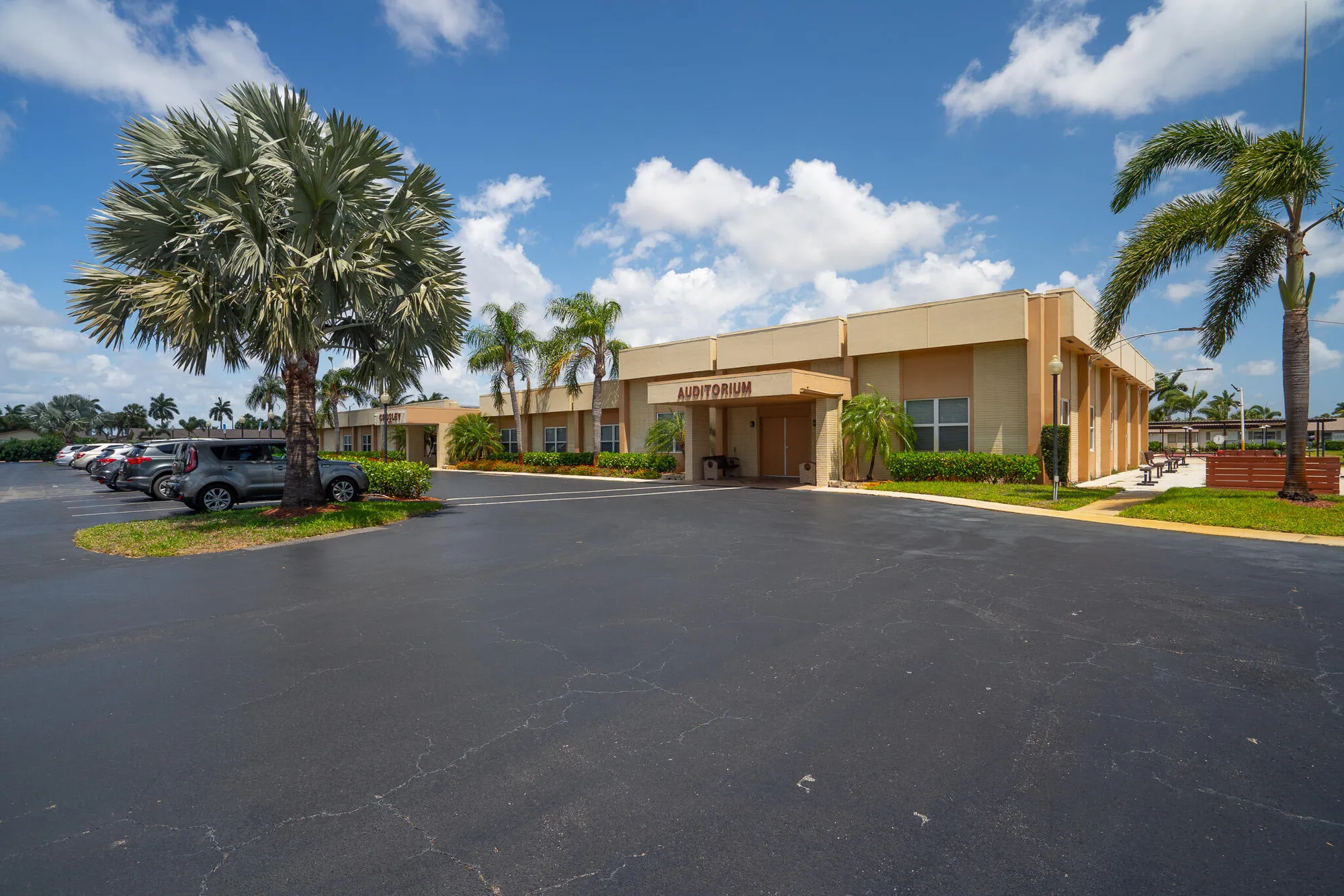 Property Slideshow image 26 of 30 | 2805 crosley dr h, West Palm Beach, FL, 33415