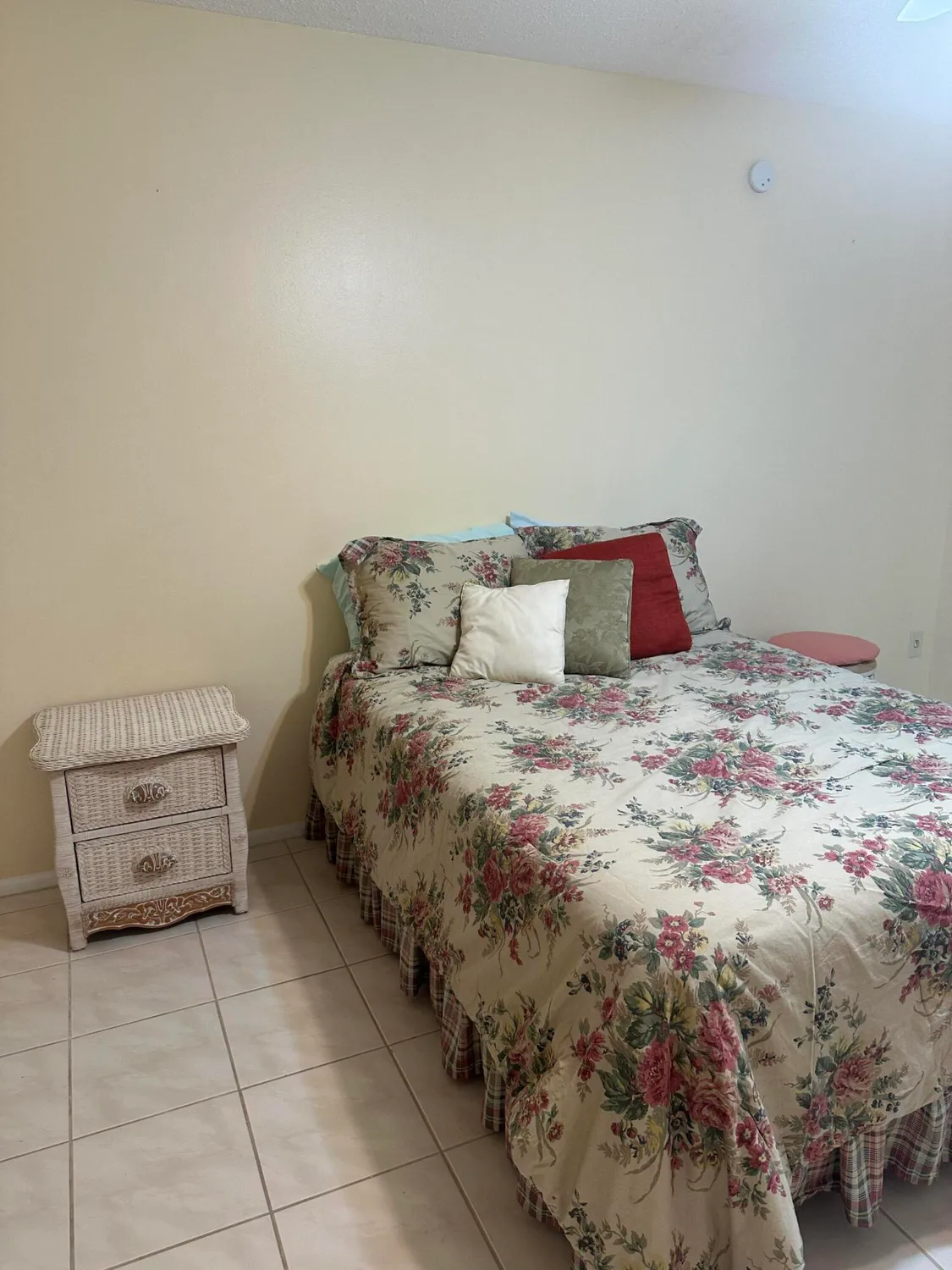 Property Slideshow image 14 of 29 | 12021 w greenway dr apt 206, Royal Palm Beach, FL, 33411