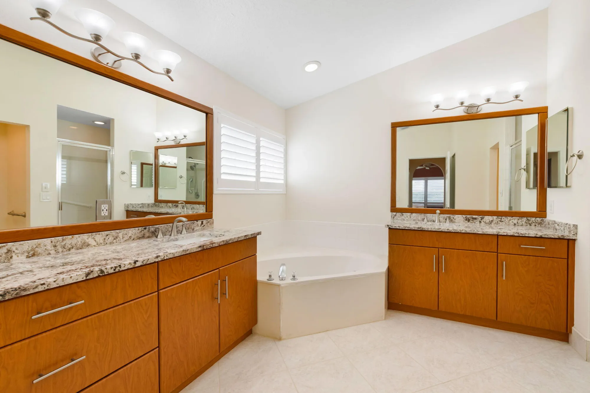 Property Slideshow image 20 of 79 | 7246 haviland cir, Boynton Beach, FL, 33437