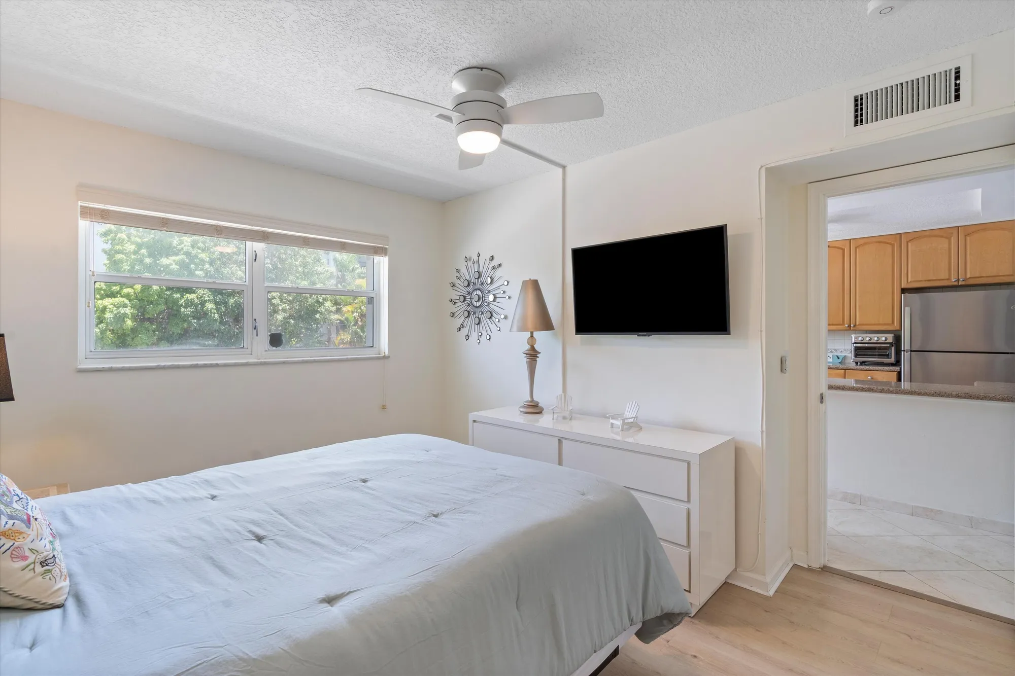 Property Slideshow image 27 of 40 | 2018 s federal hwy apt 206, Boynton Beach, FL, 33435