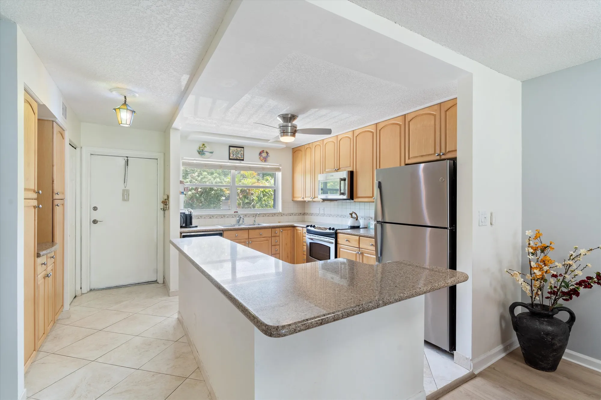 Property Slideshow image 6 of 40 | 2018 s federal hwy apt 206, Boynton Beach, FL, 33435