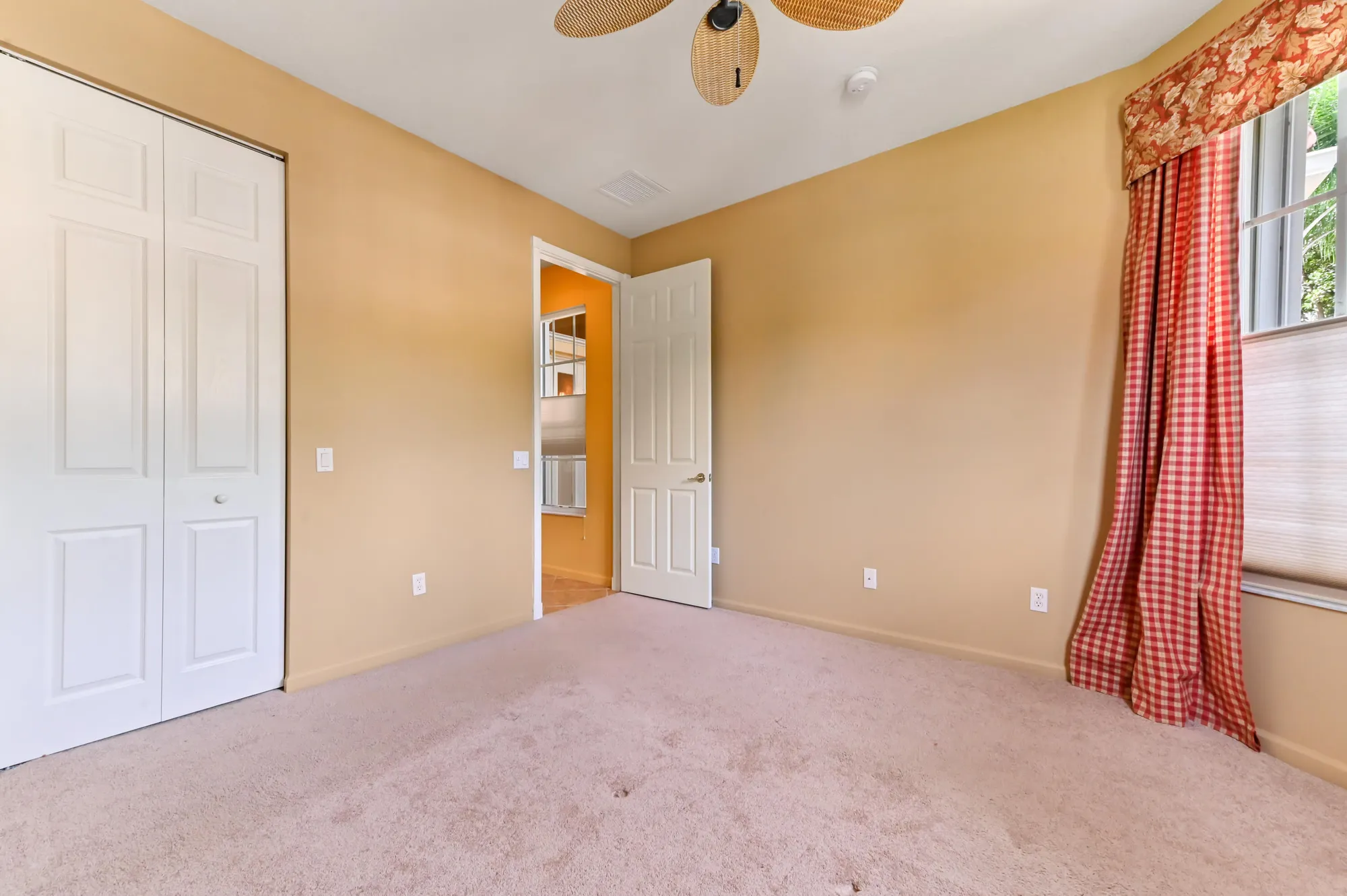 Property Slideshow image 8 of 46 | 7712 lighthouse point ln, Lake Worth, FL, 33467