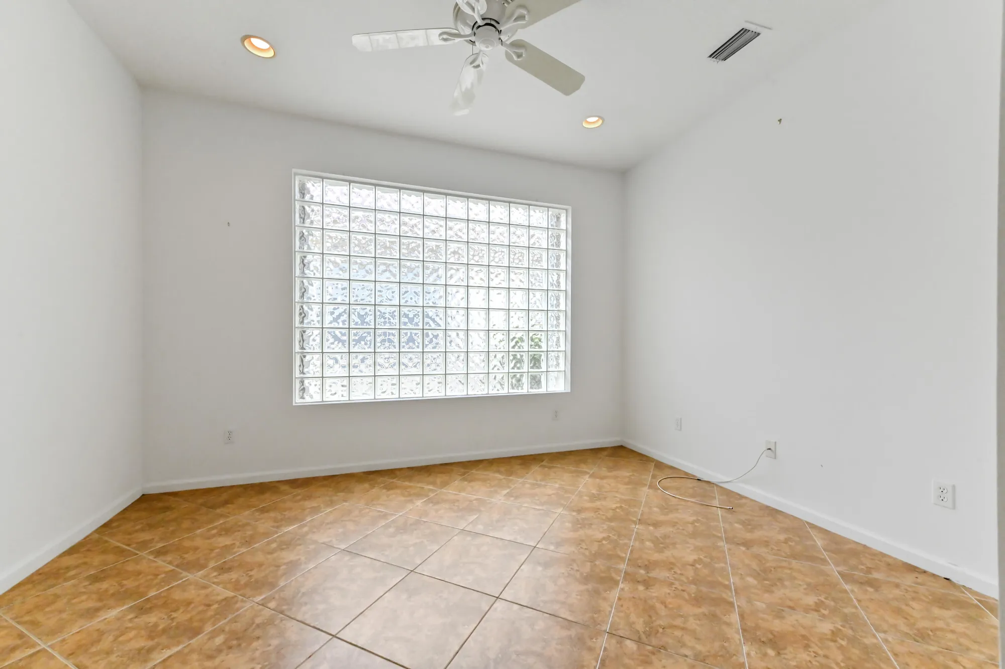 Property Slideshow image 13 of 46 | 7712 lighthouse point ln, Lake Worth, FL, 33467