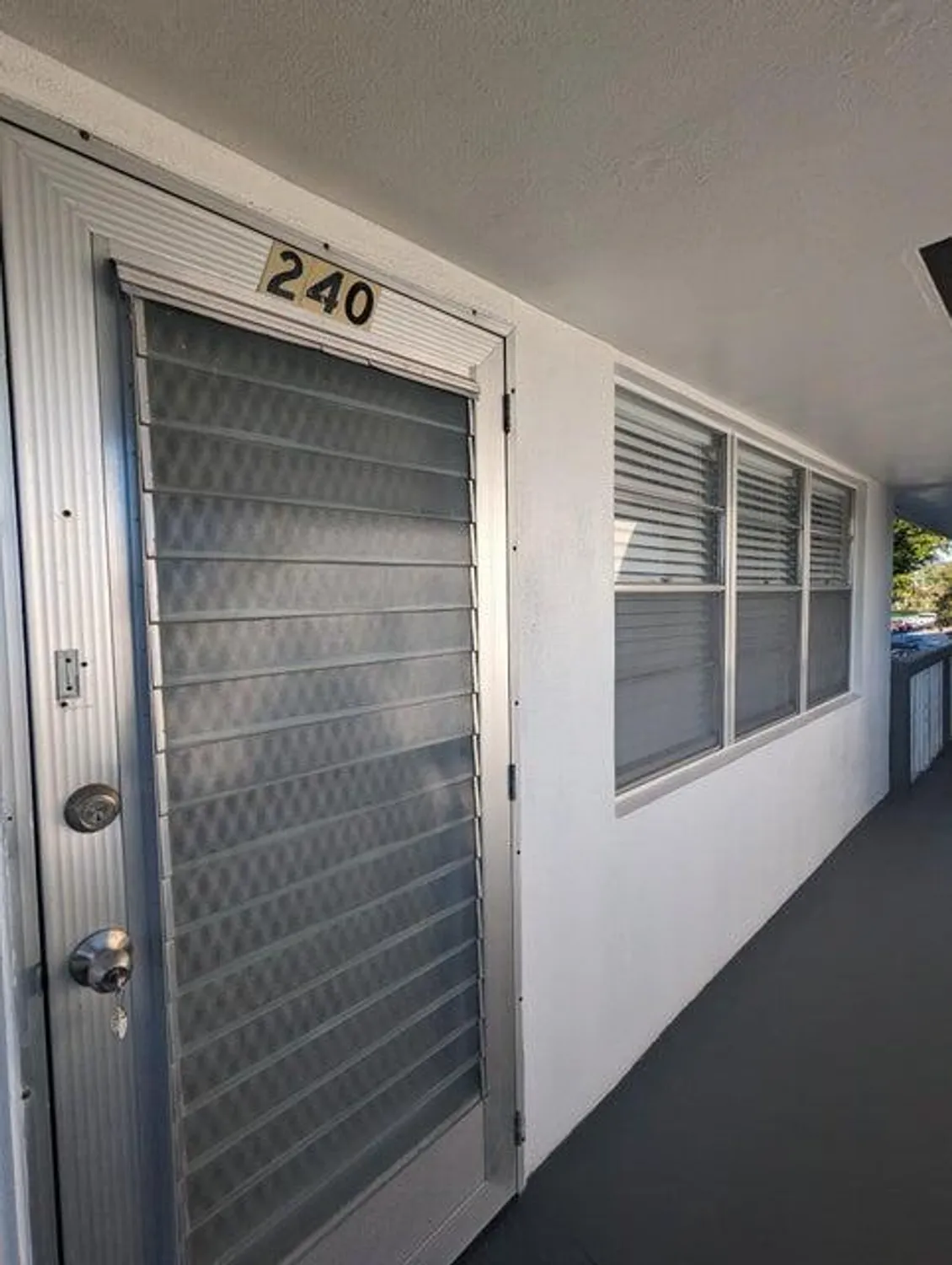 Property Slideshow image 10 of 20 | 240 sheffield j, West Palm Beach, FL, 33417