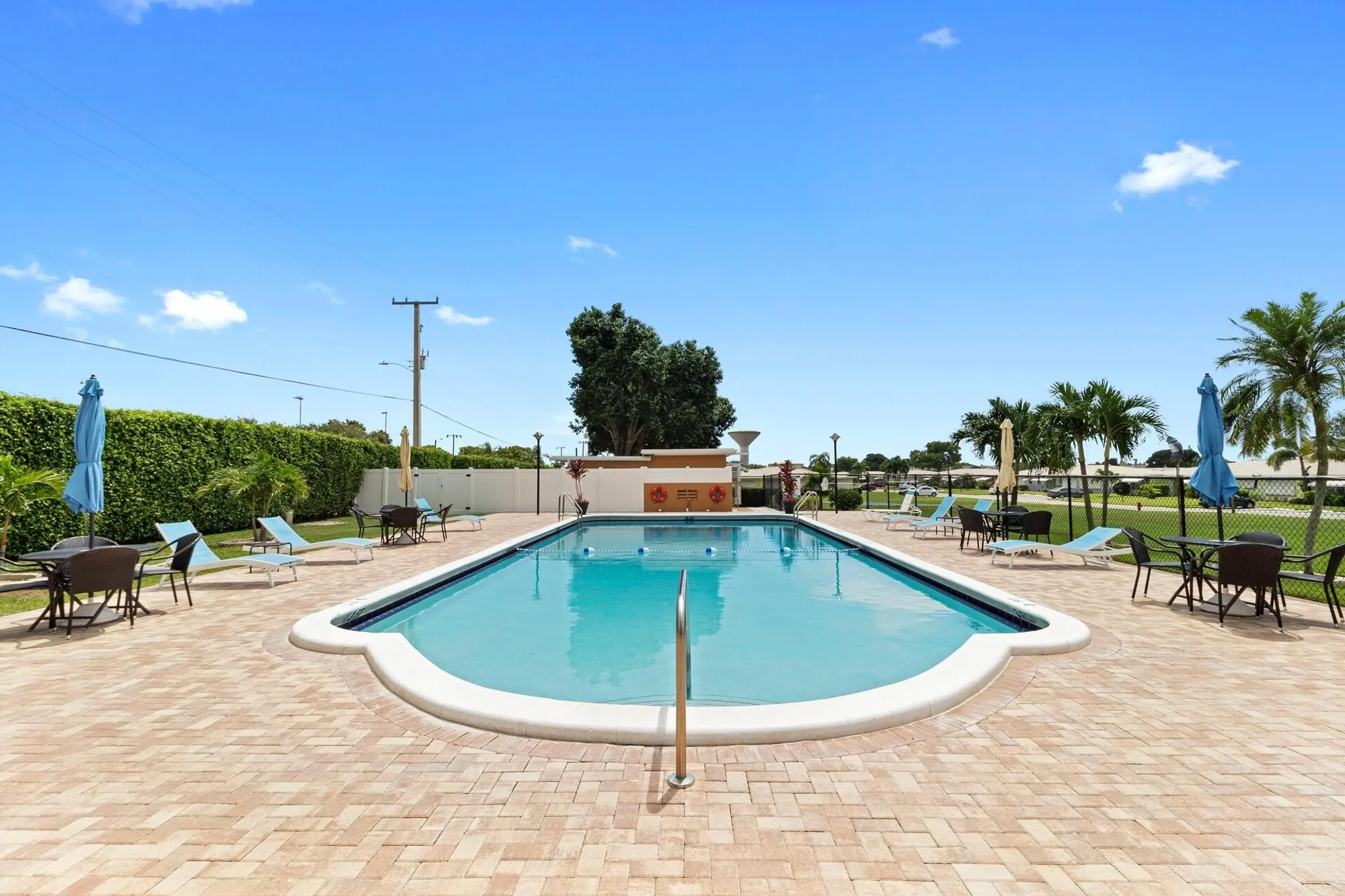 Property Slideshow image 14 of 17 | 210 south blvd c, Boynton Beach, FL, 33435