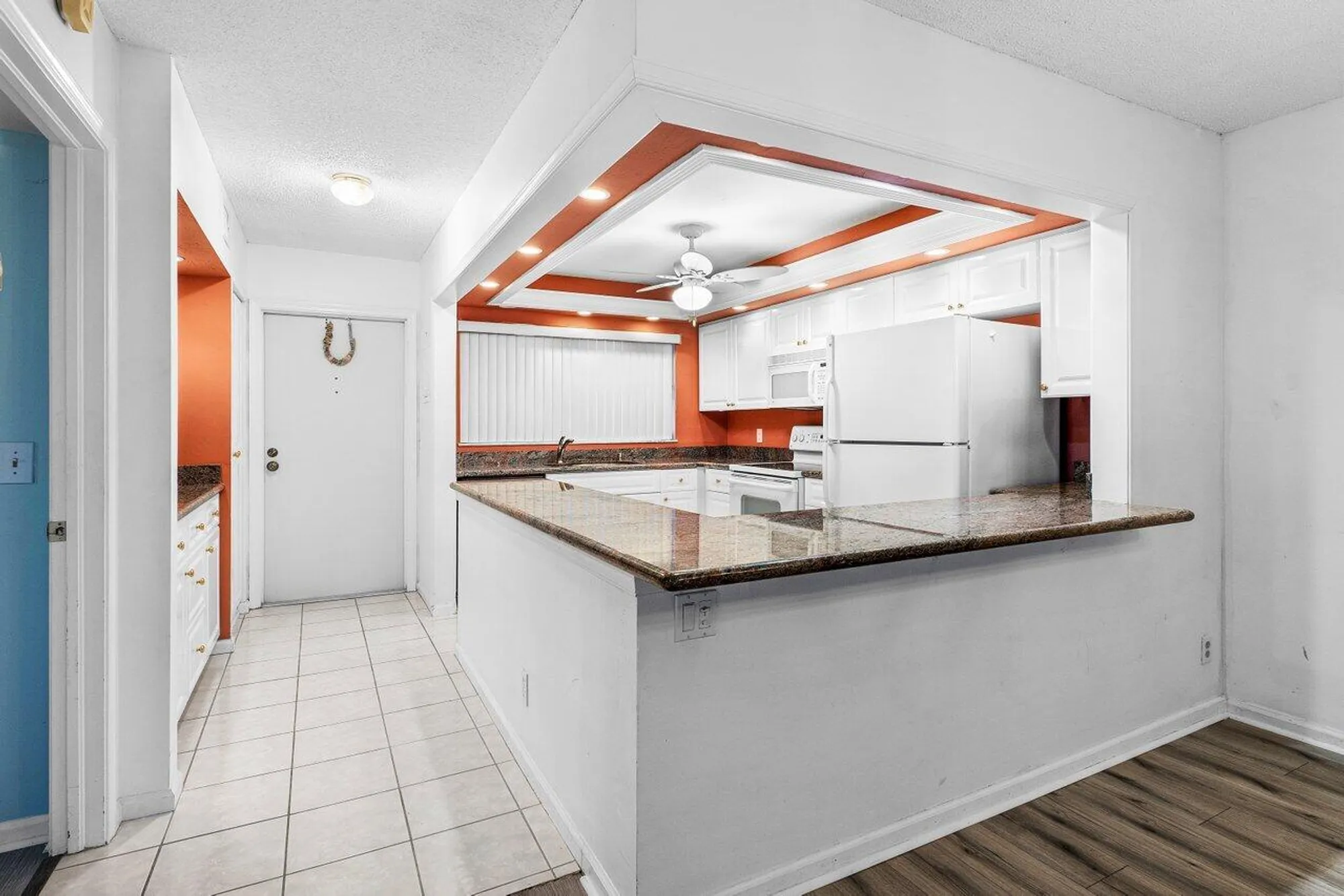 Property Slideshow image 5 of 35 | 2008 s federal hwy apt 206, Boynton Beach, FL, 33435