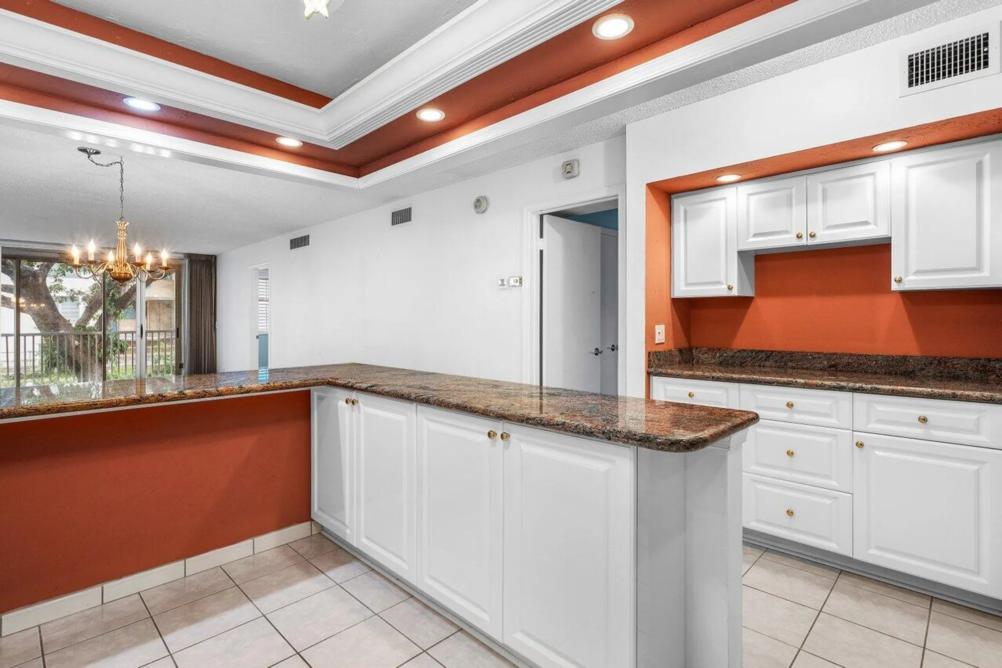 Property Slideshow image 4 of 35 | 2008 s federal hwy apt 206, Boynton Beach, FL, 33435