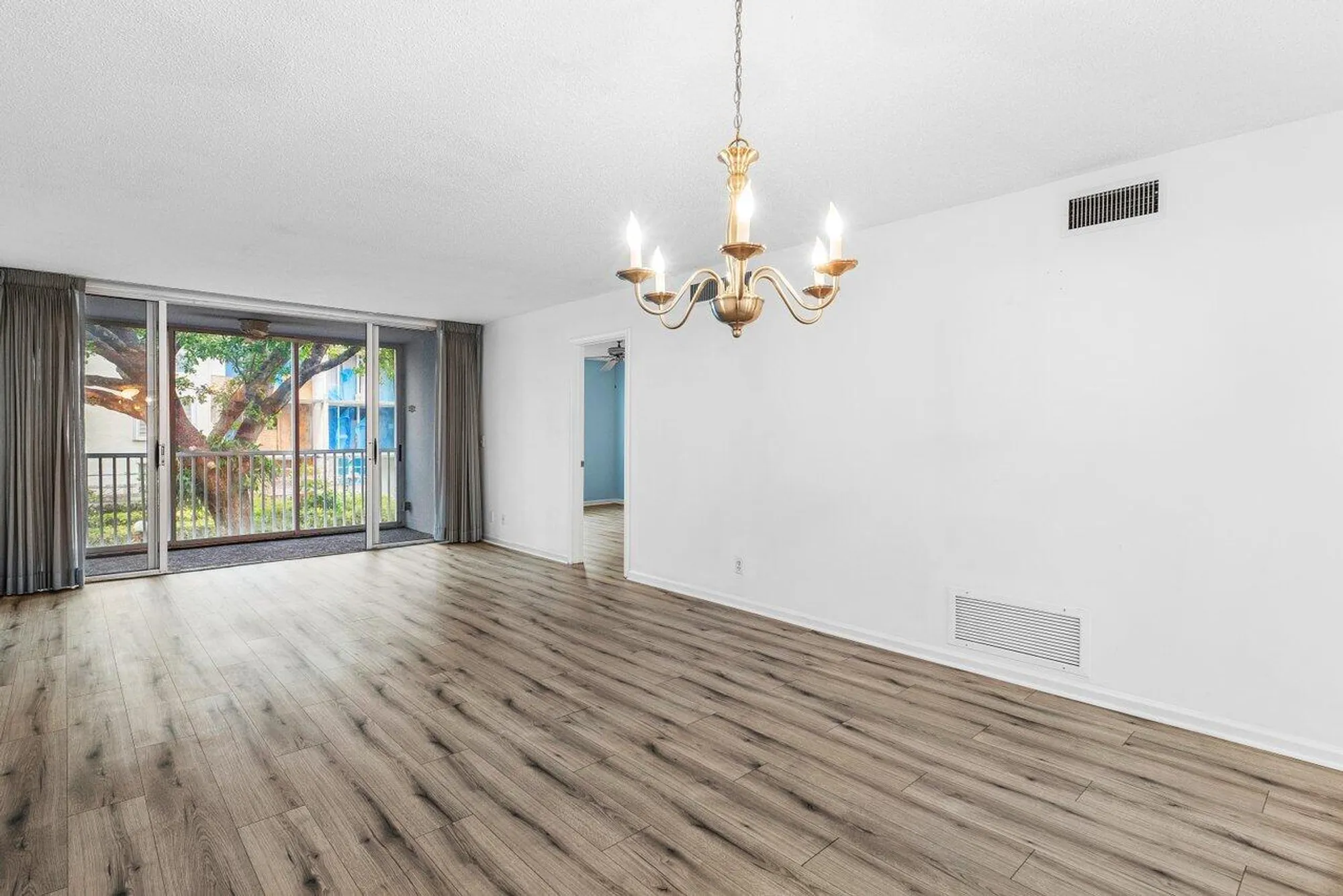 Property Slideshow image 9 of 35 | 2008 s federal hwy apt 206, Boynton Beach, FL, 33435