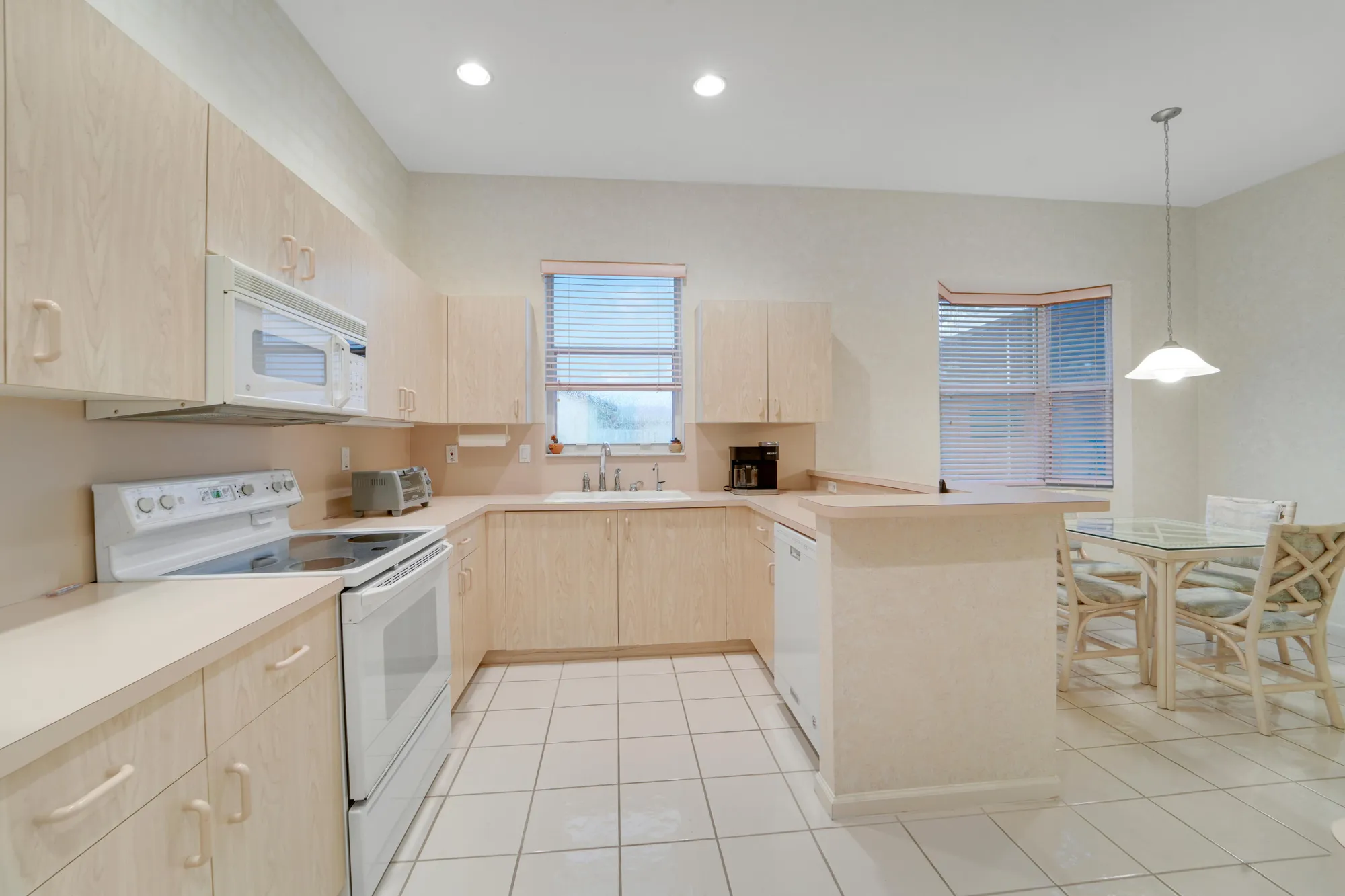 Property Slideshow image 10 of 42 | 8490 lake cypress rd, Lake Worth, FL, 33467