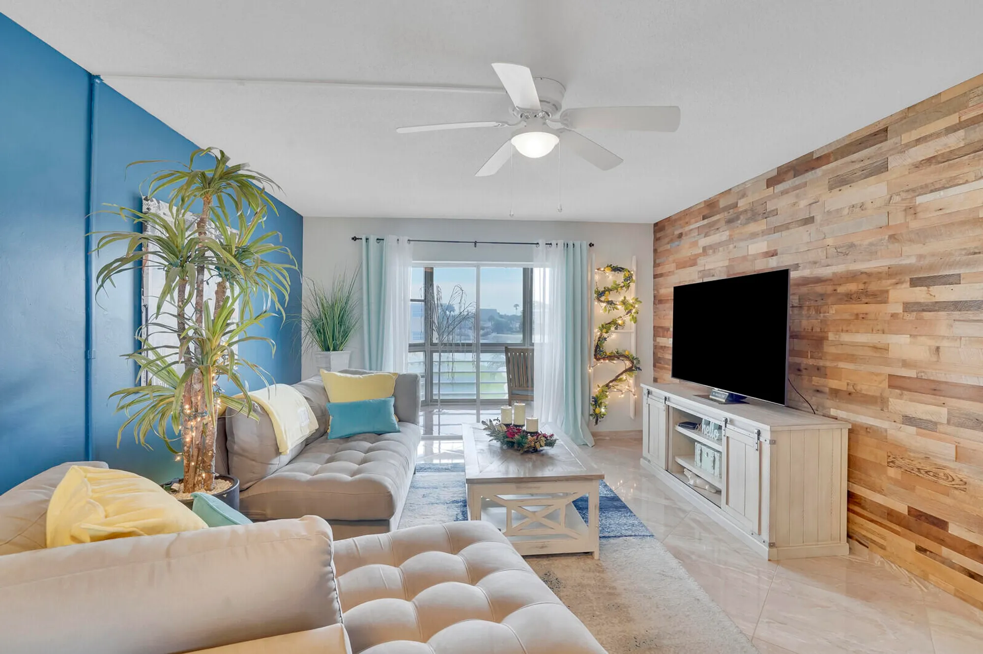 Property Slideshow image 9 of 34 | 2724 garden dr n apt 302, Lake Worth, FL, 33461