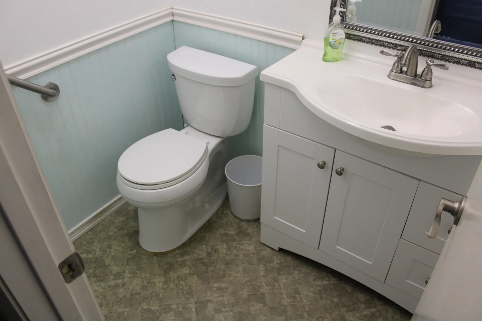 Property Slideshow image 9 of 15 | 2600 s kanner hwy apt s2, Stuart, FL, 34994