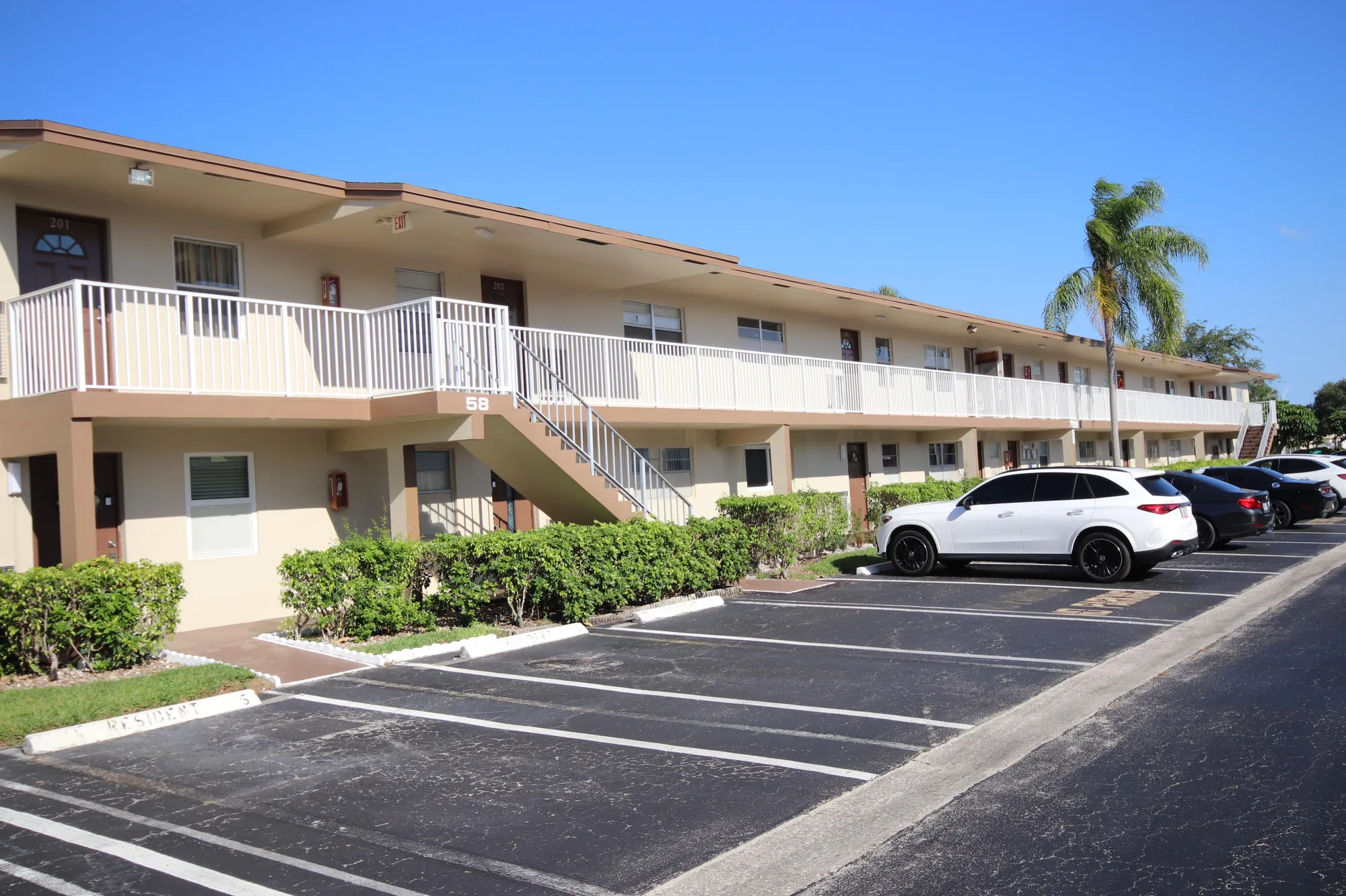 Property Slideshow image 2 of 13 | 7955 nw 5th ct 103, Margate, FL, 33063