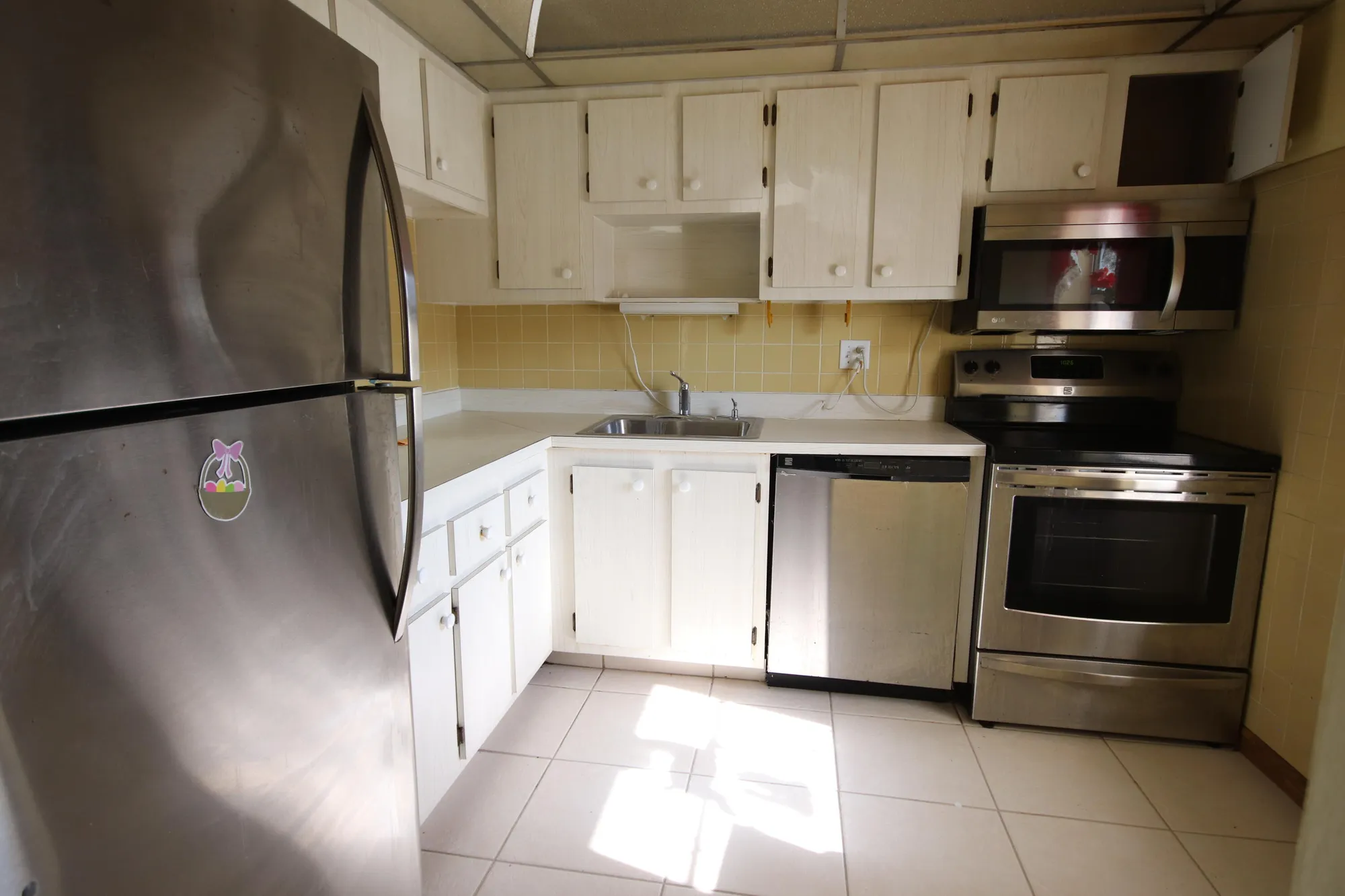 Property Slideshow image 3 of 13 | 7955 nw 5th ct 103, Margate, FL, 33063