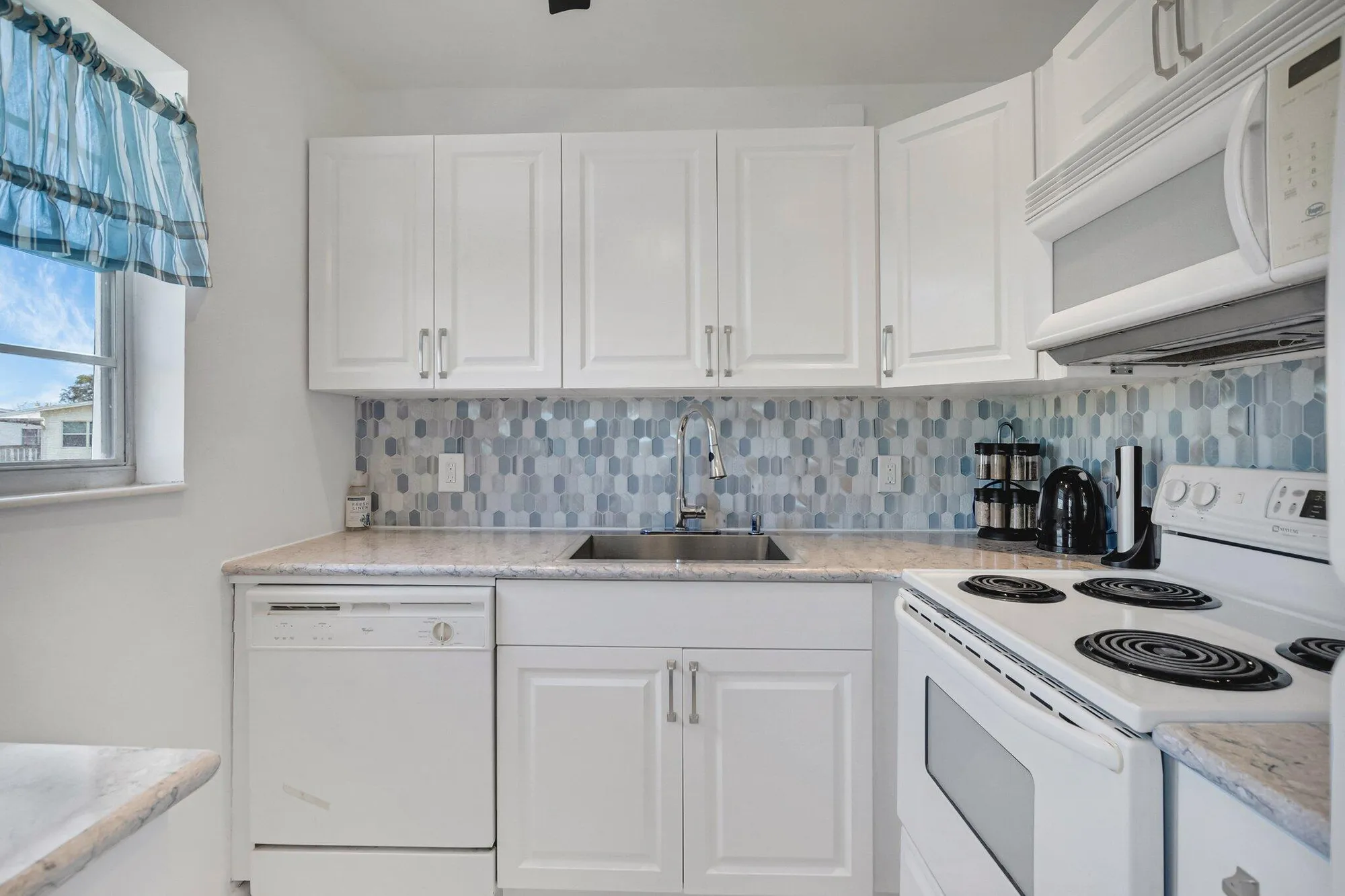 Property Slideshow image 1 of 84 | 376 markham q, Deerfield Beach, FL, 33442