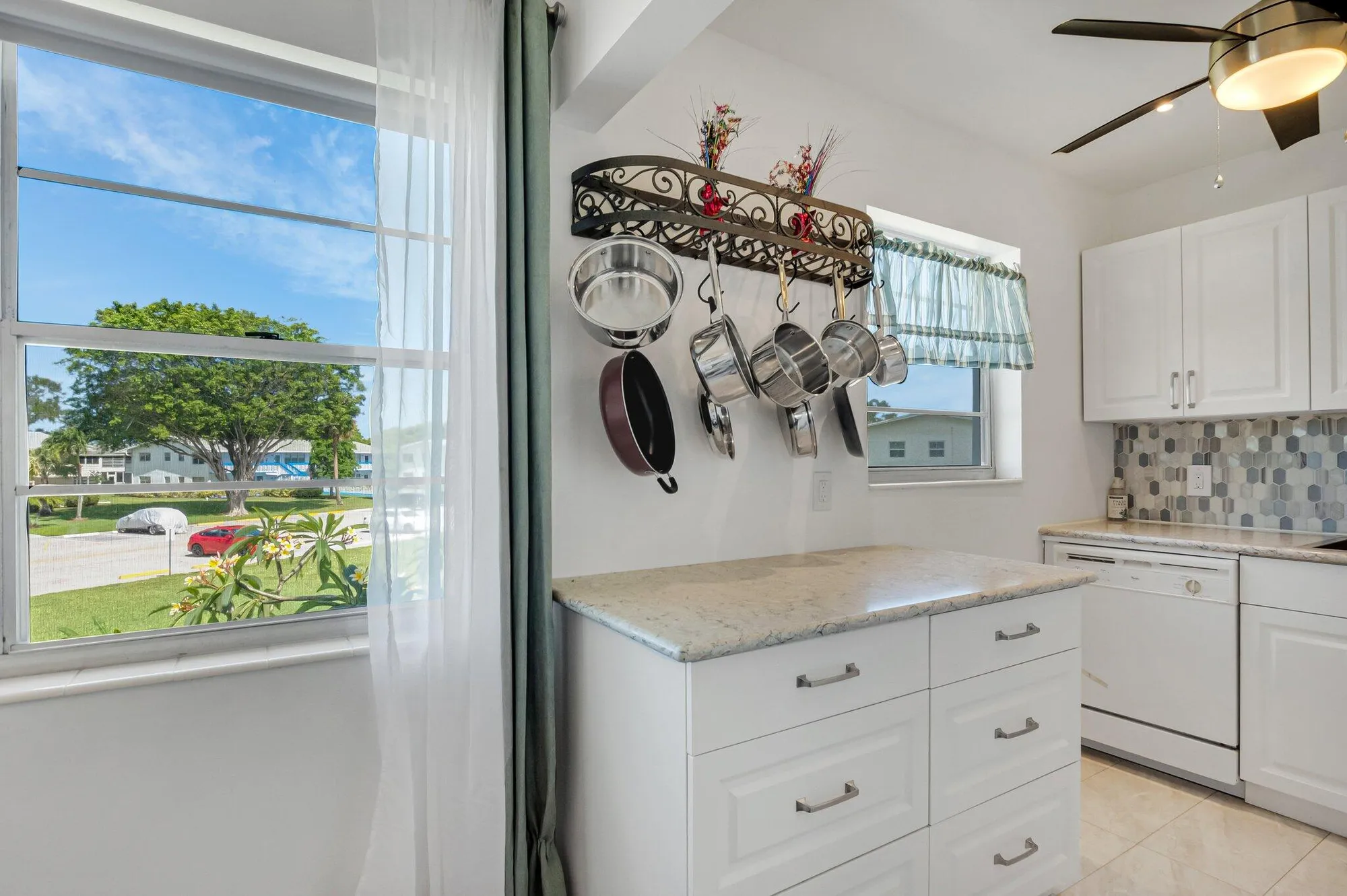 Property Slideshow image 10 of 84 | 376 markham q, Deerfield Beach, FL, 33442