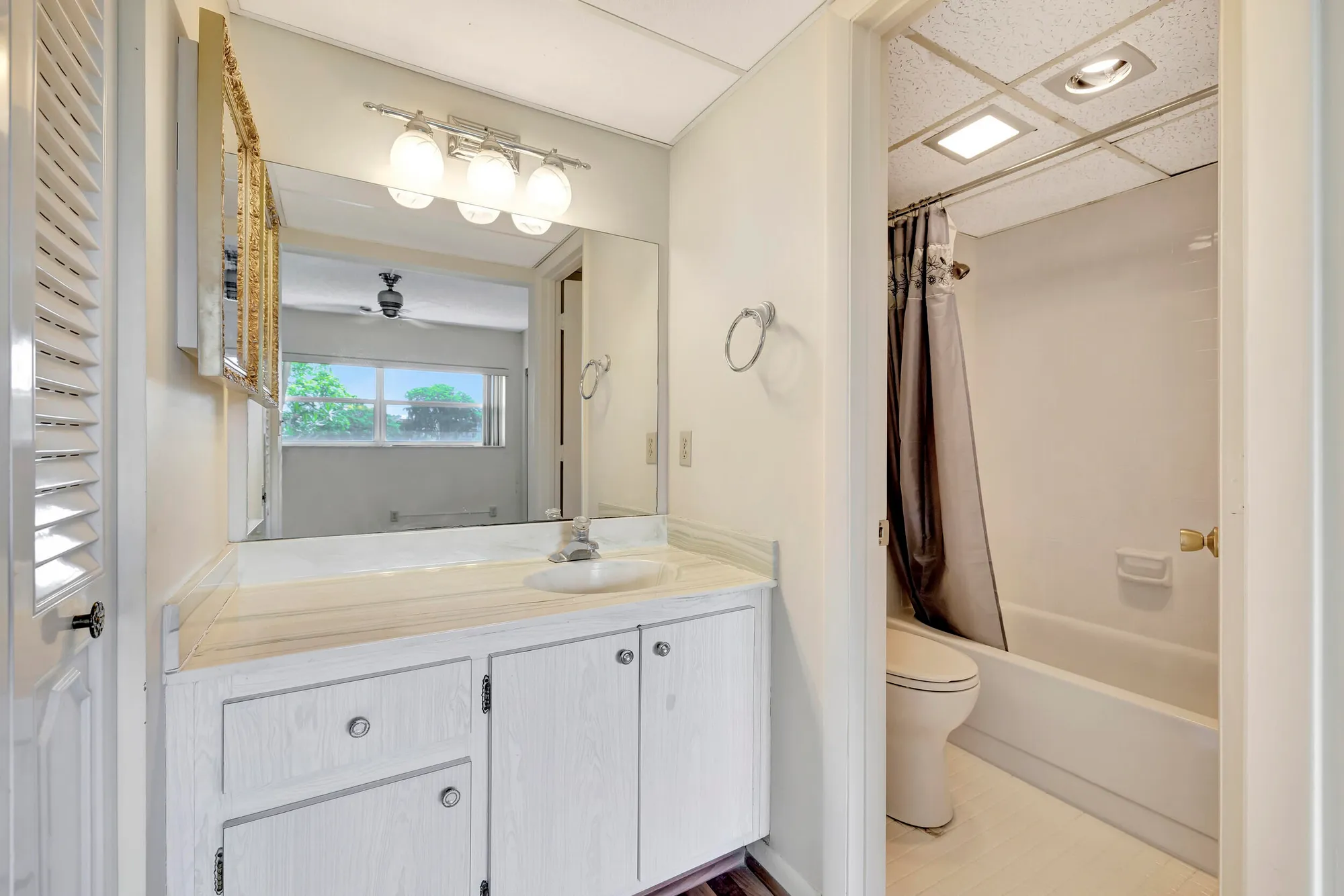 Property Slideshow image 11 of 23 | 7847 golf circle dr apt 202, Margate, FL, 33063