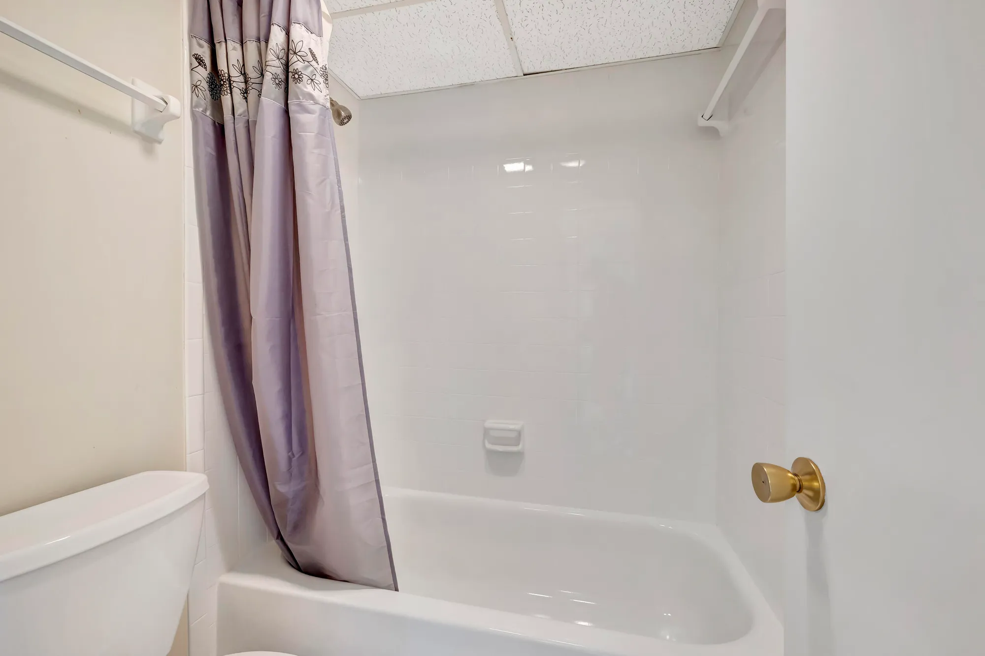 Property Slideshow image 12 of 23 | 7847 golf circle dr apt 202, Margate, FL, 33063